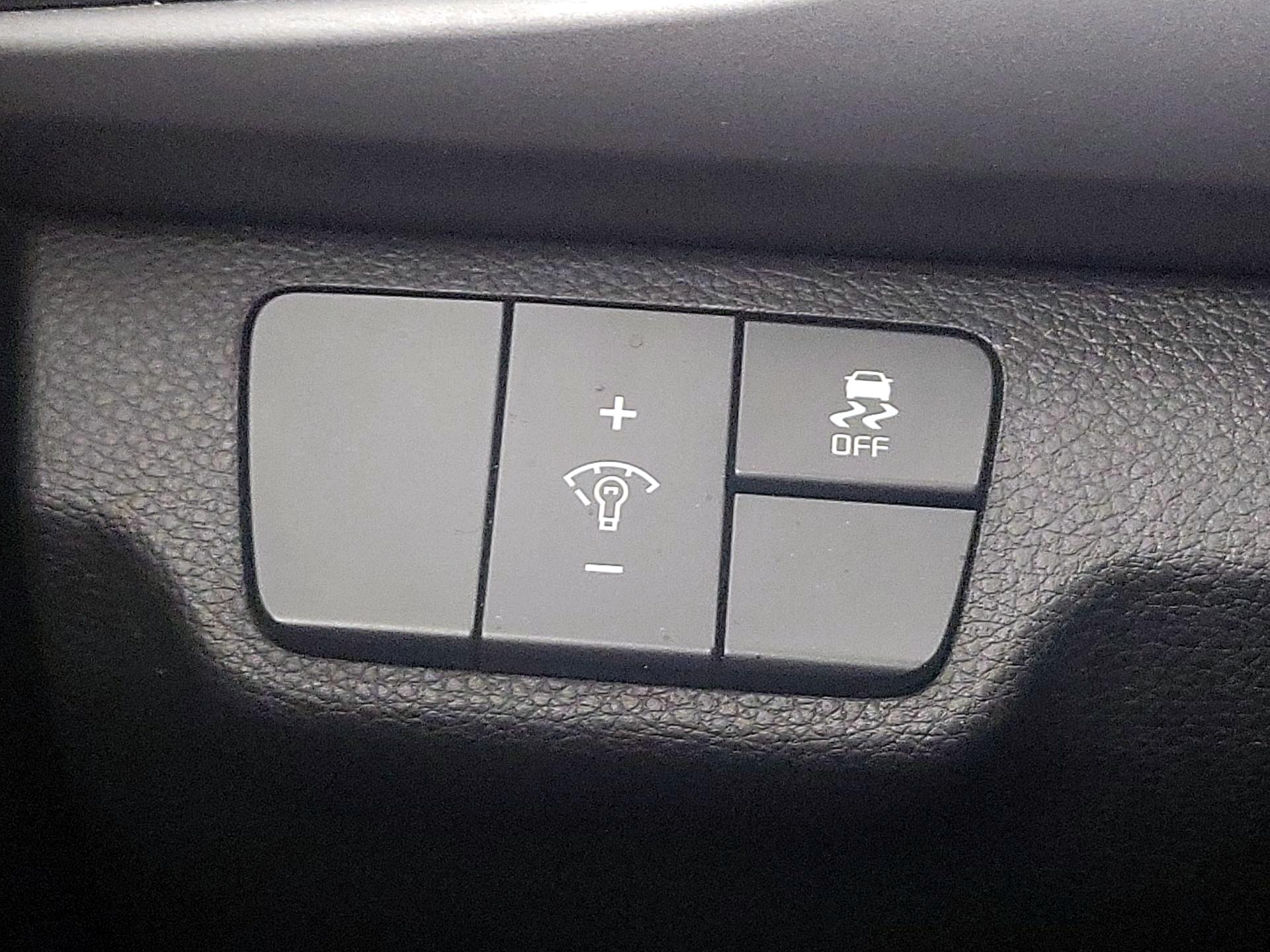 Thumbnail: 2019 Kia Rio - 13