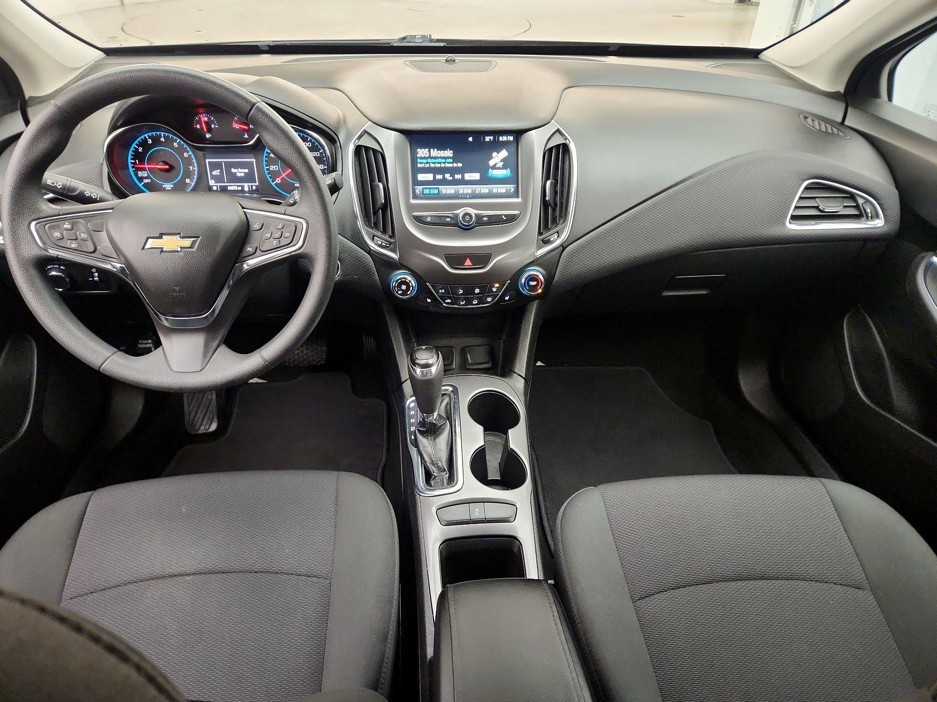 Thumbnail: 2017 Chevrolet Cruze - 9