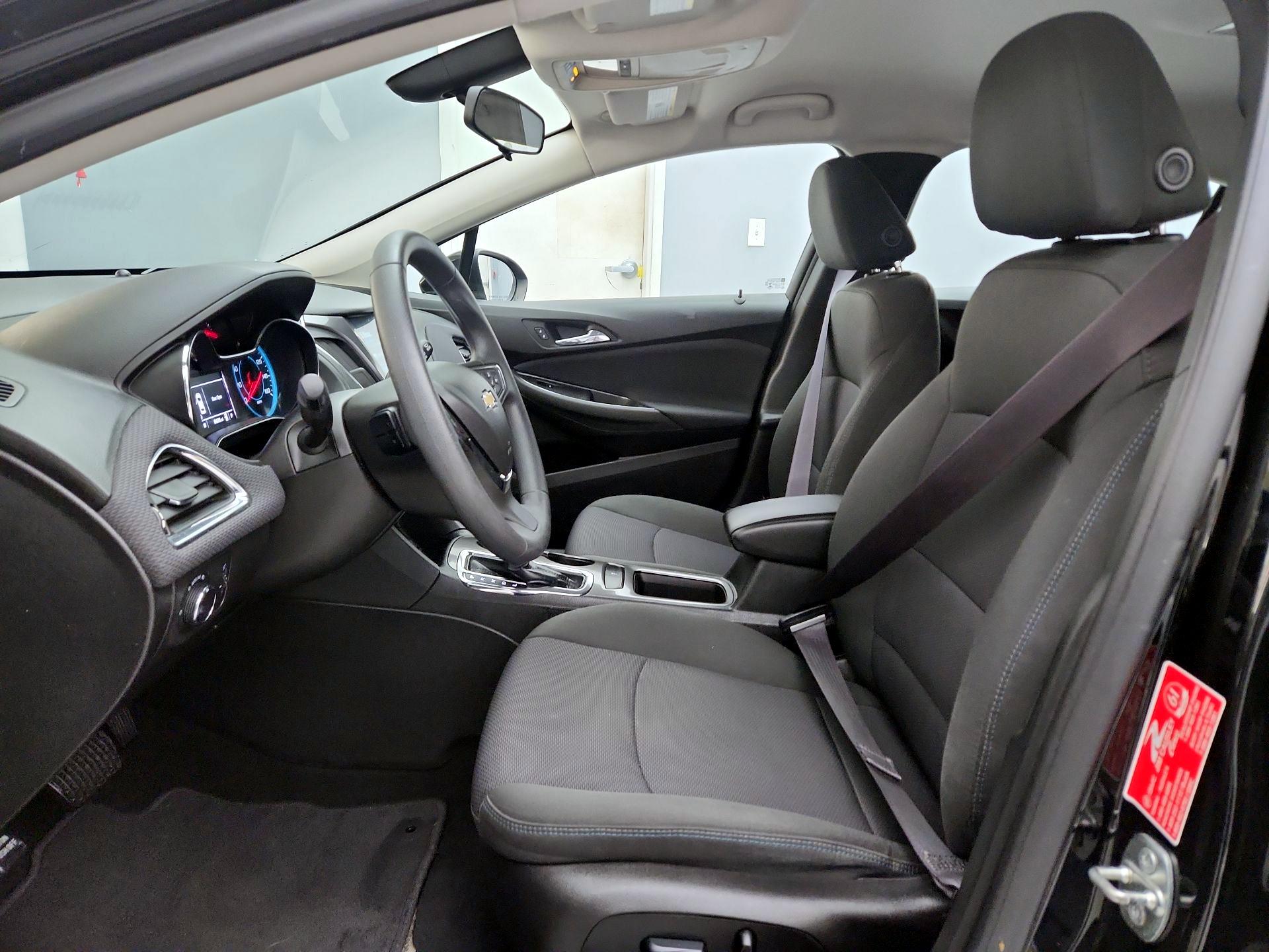 Thumbnail: 2017 Chevrolet Cruze - 11