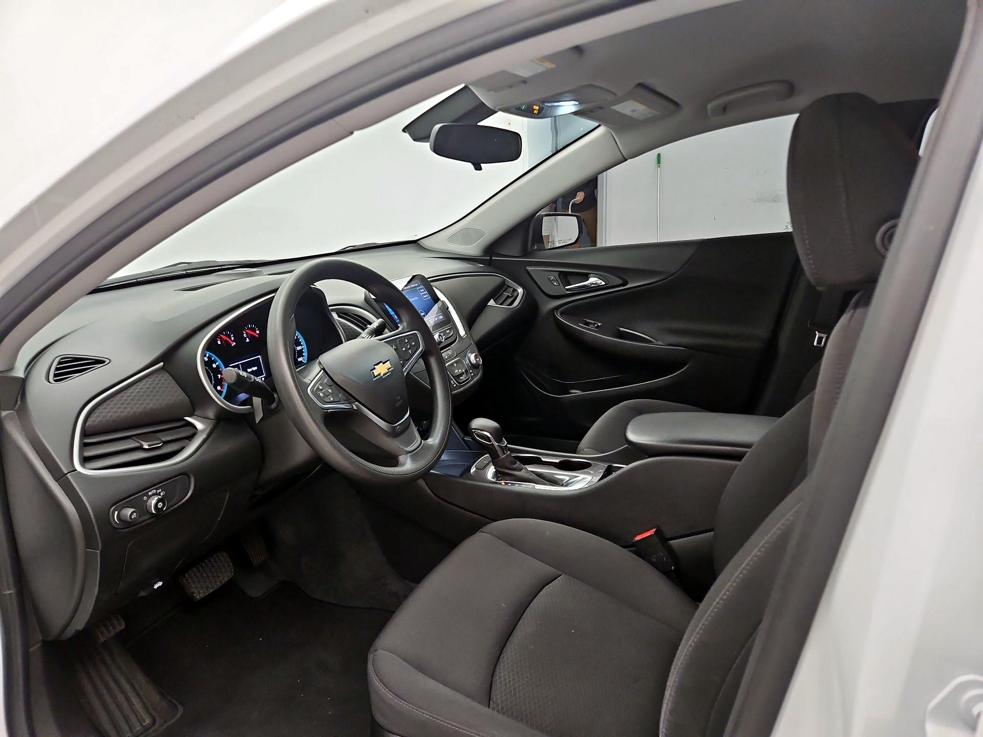 Thumbnail: 2022 Chevrolet Malibu - 11