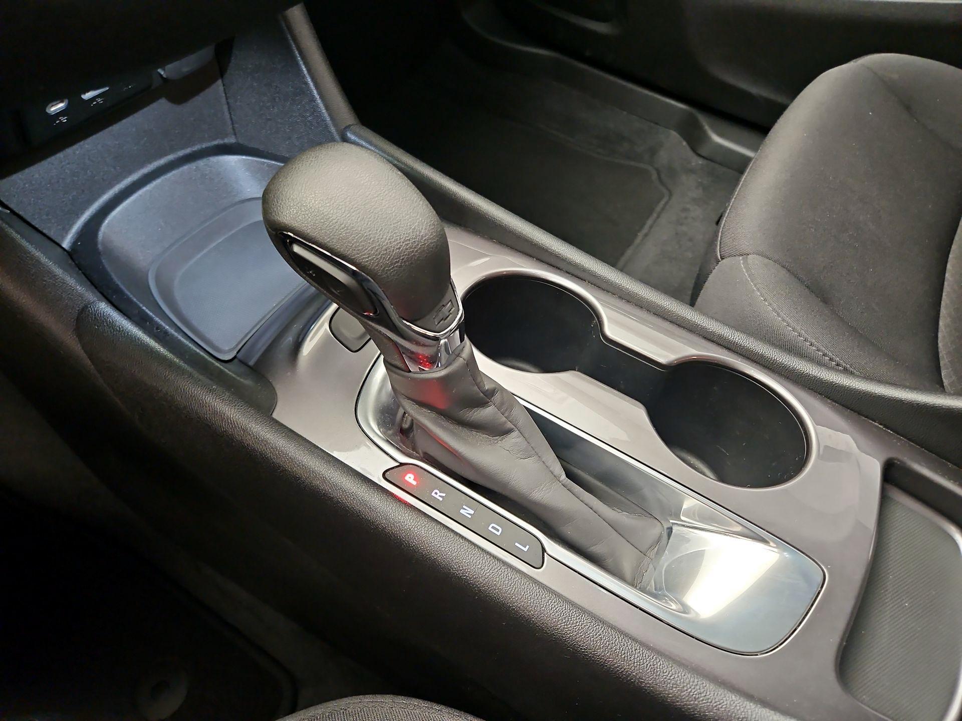 Thumbnail: 2022 Chevrolet Malibu - 17