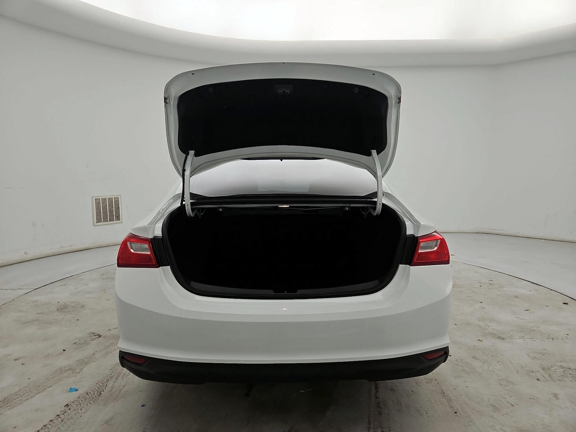 Thumbnail: 2022 Chevrolet Malibu - 20