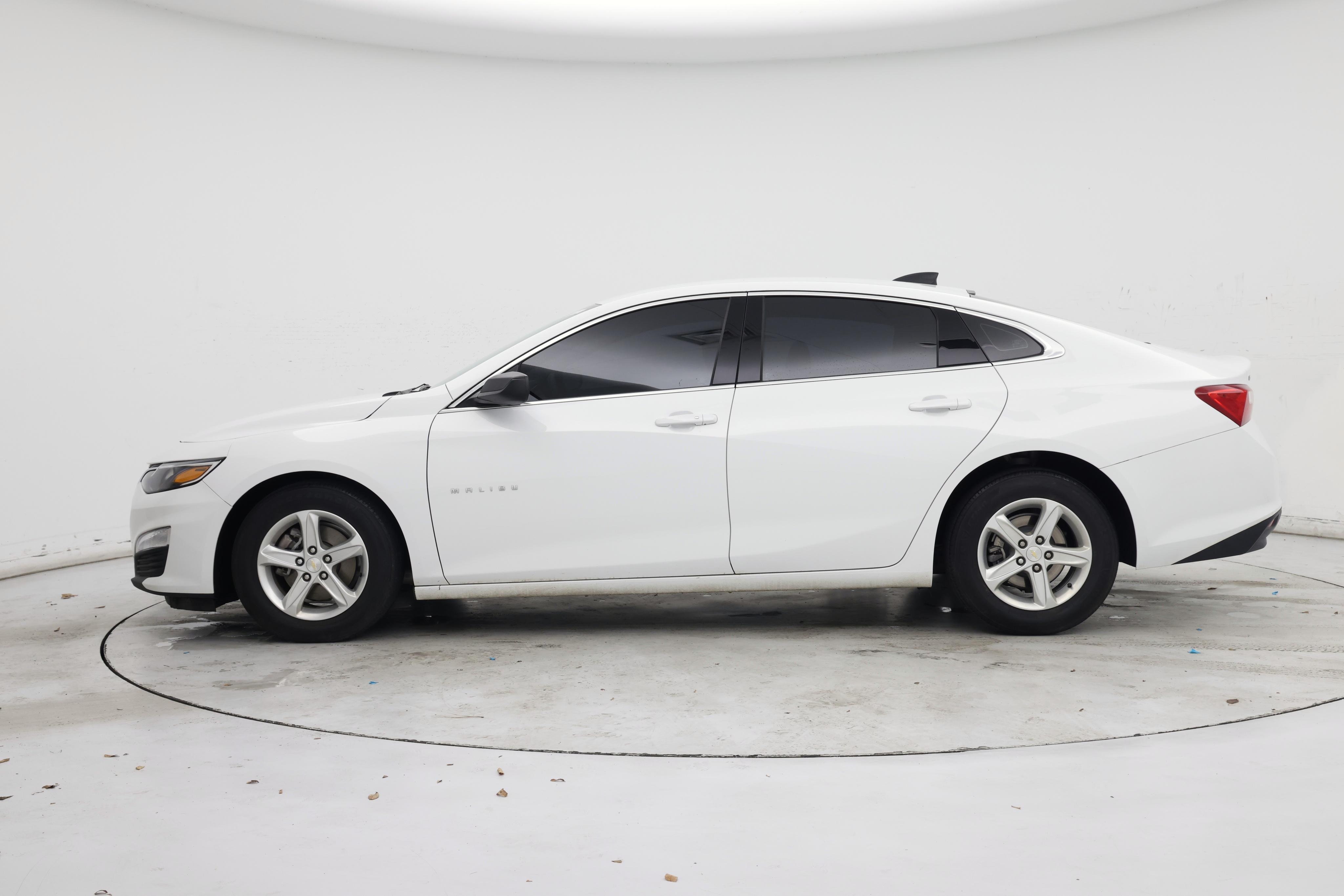 Thumbnail: 2022 Chevrolet Malibu - 3