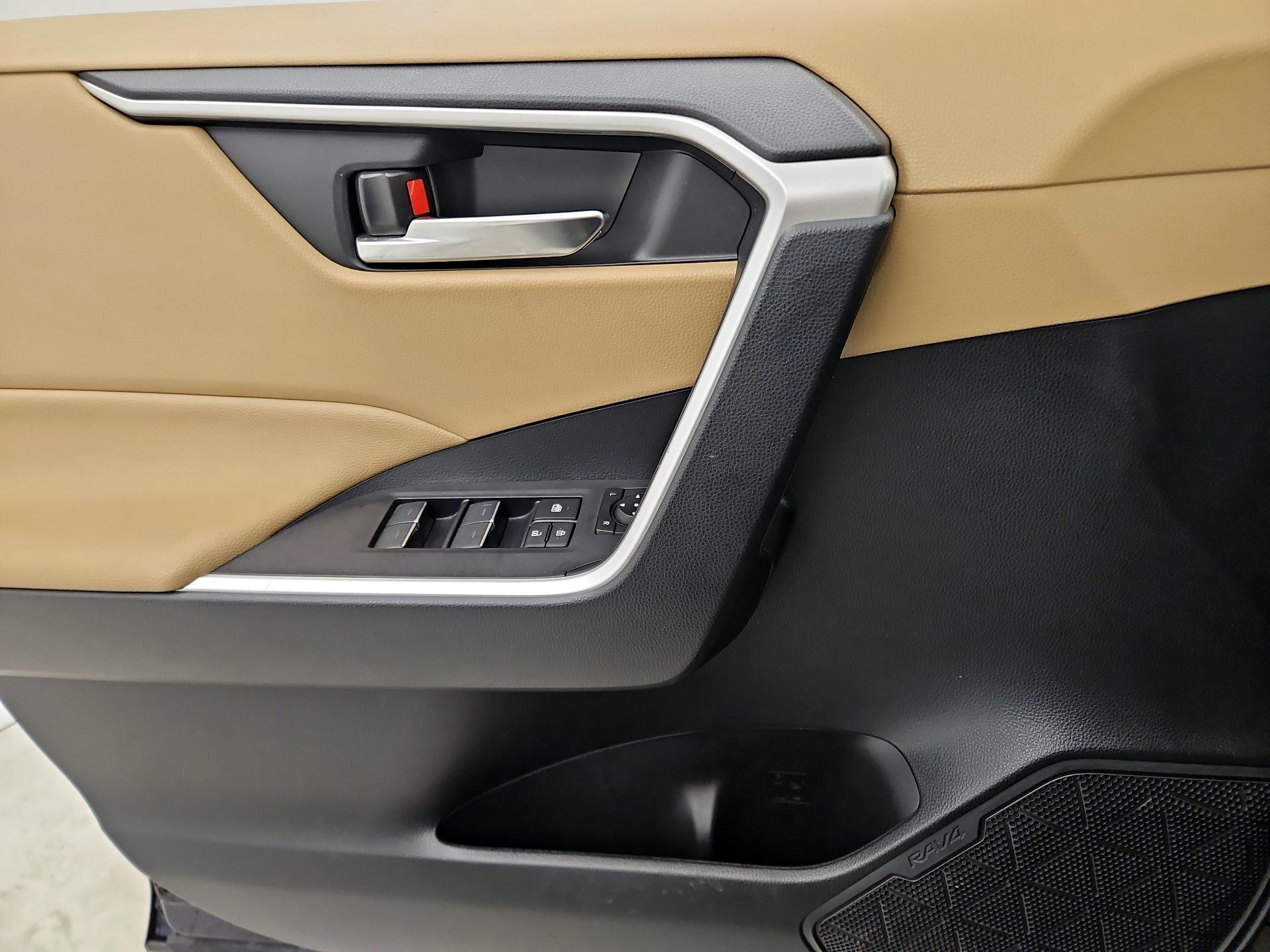 Thumbnail: 2023 Toyota RAV4 - 12