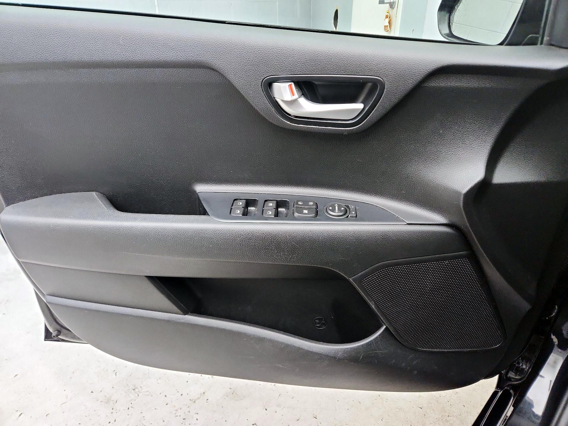 Thumbnail: 2019 Kia Rio5 - 12