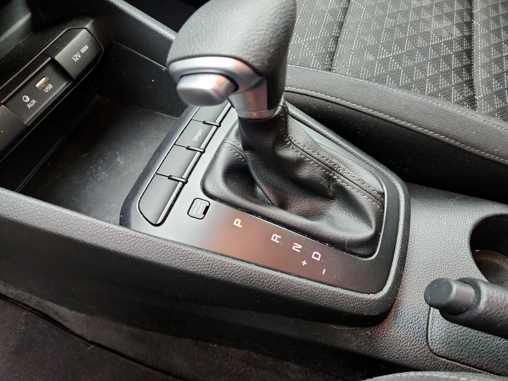 Thumbnail: 2019 Kia Rio5 - 17