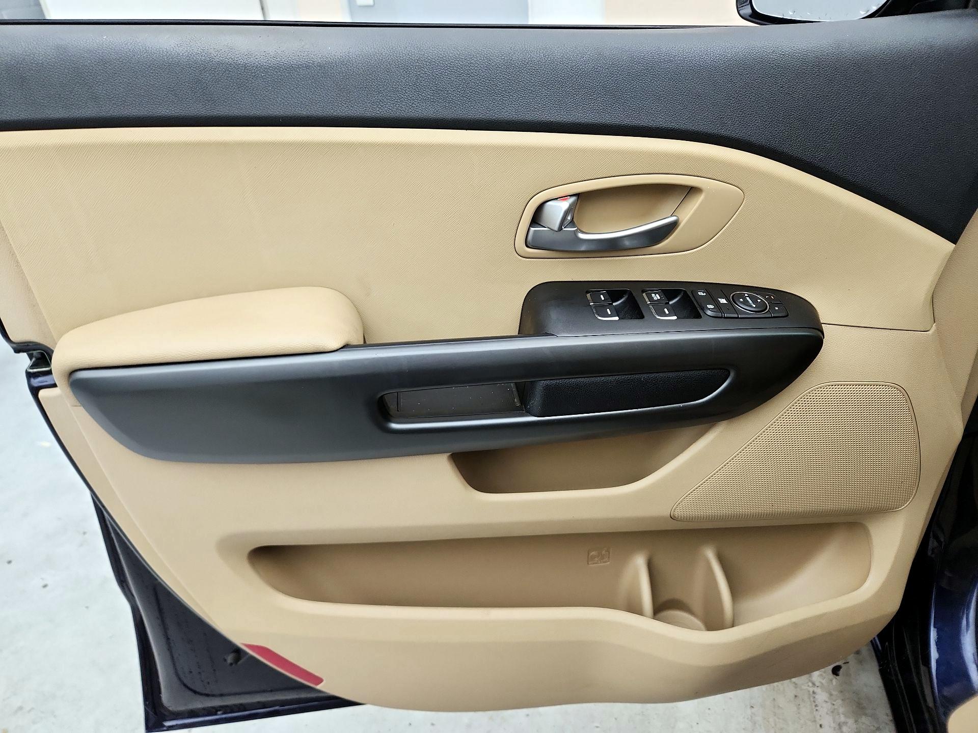 Thumbnail: 2020 Kia Sedona - 12