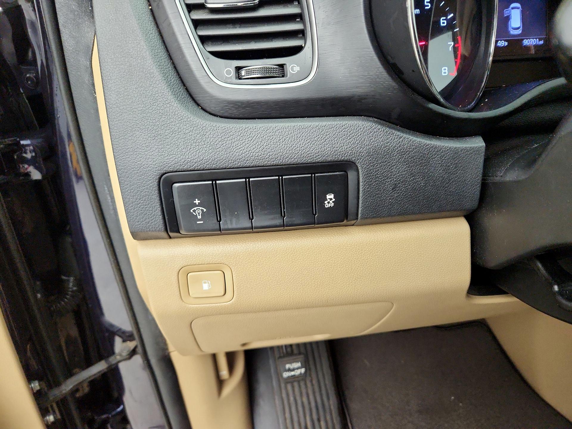 Thumbnail: 2020 Kia Sedona - 13