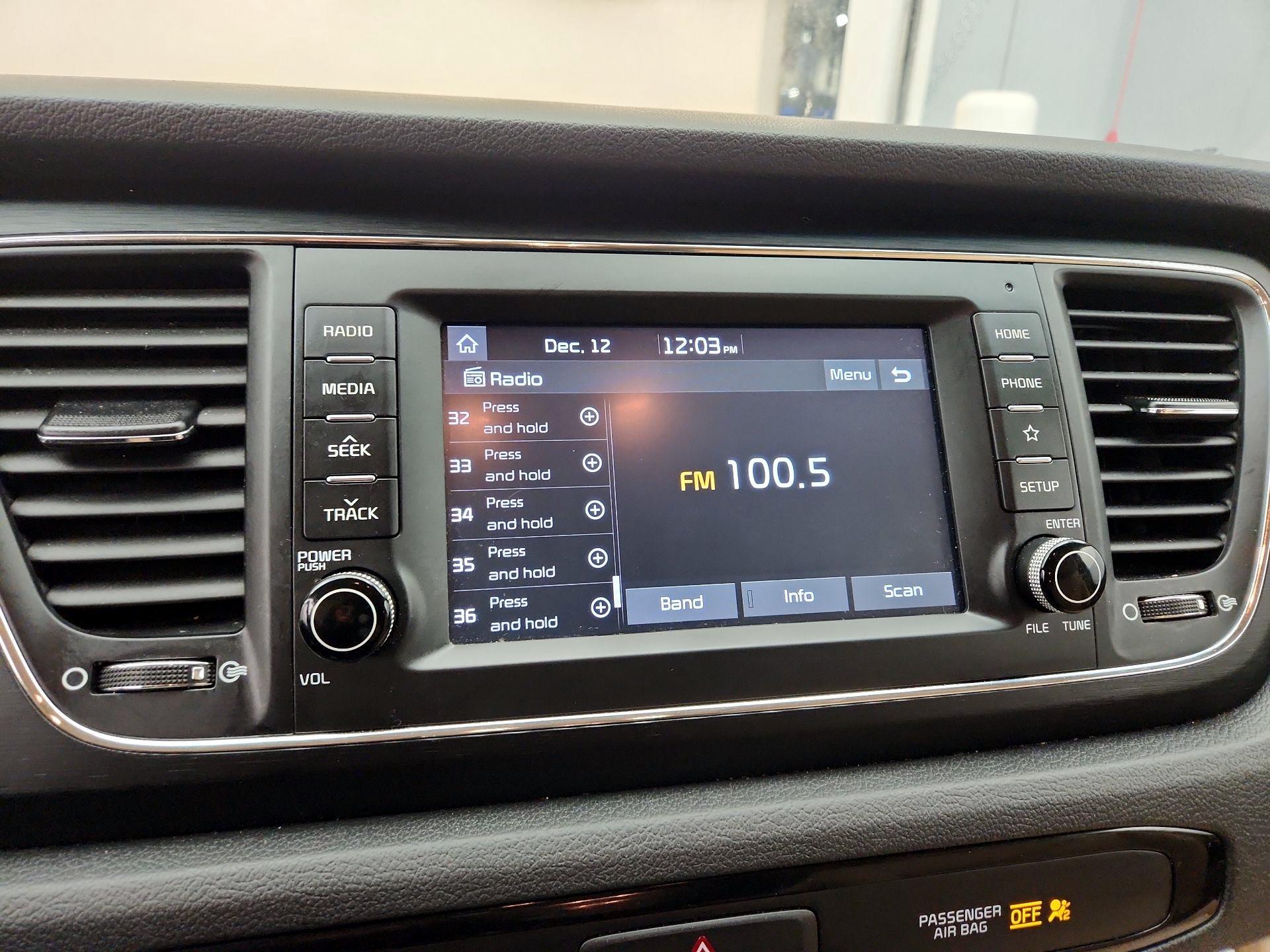 Thumbnail: 2020 Kia Sedona - 15