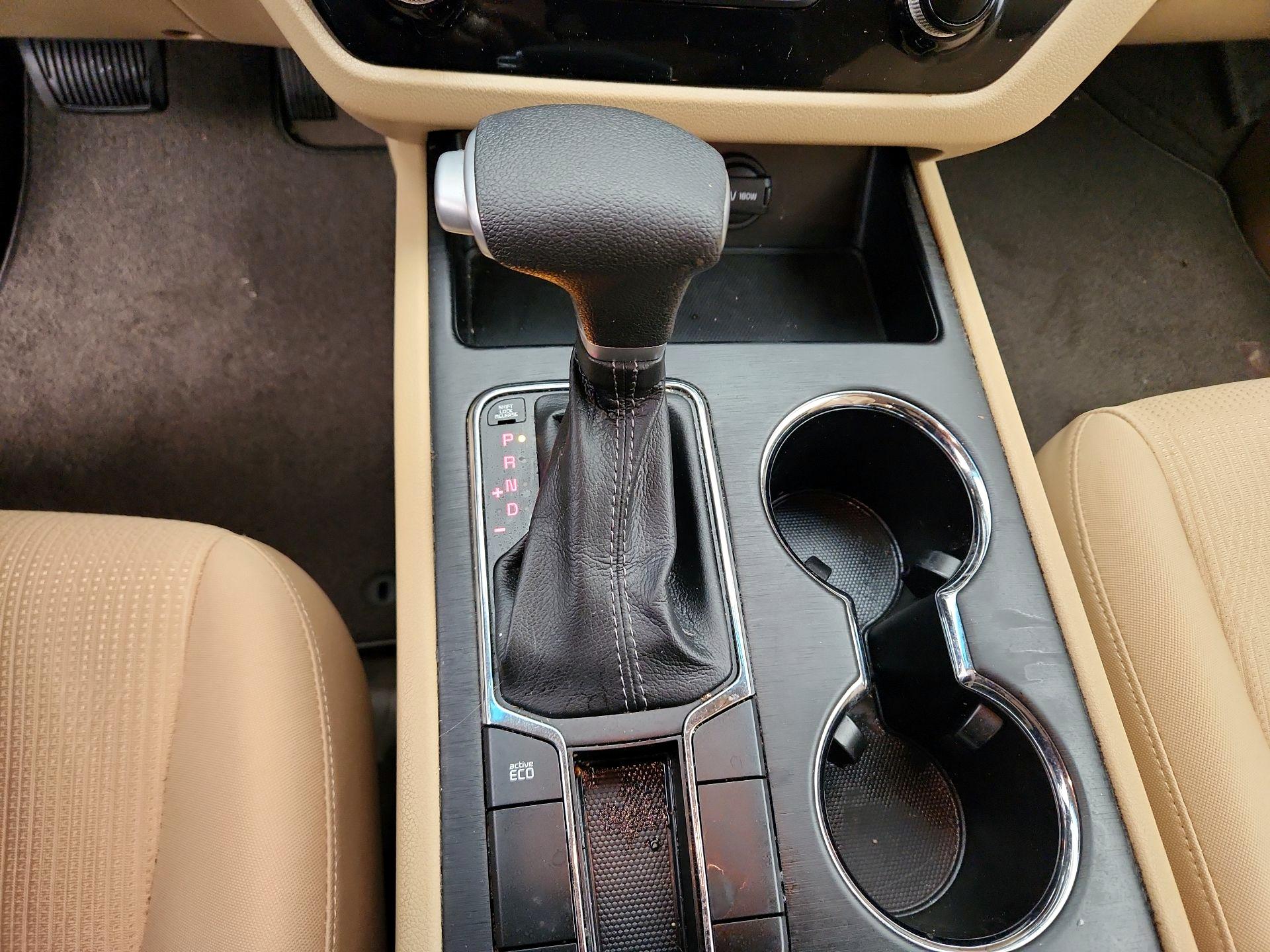 Thumbnail: 2020 Kia Sedona - 17