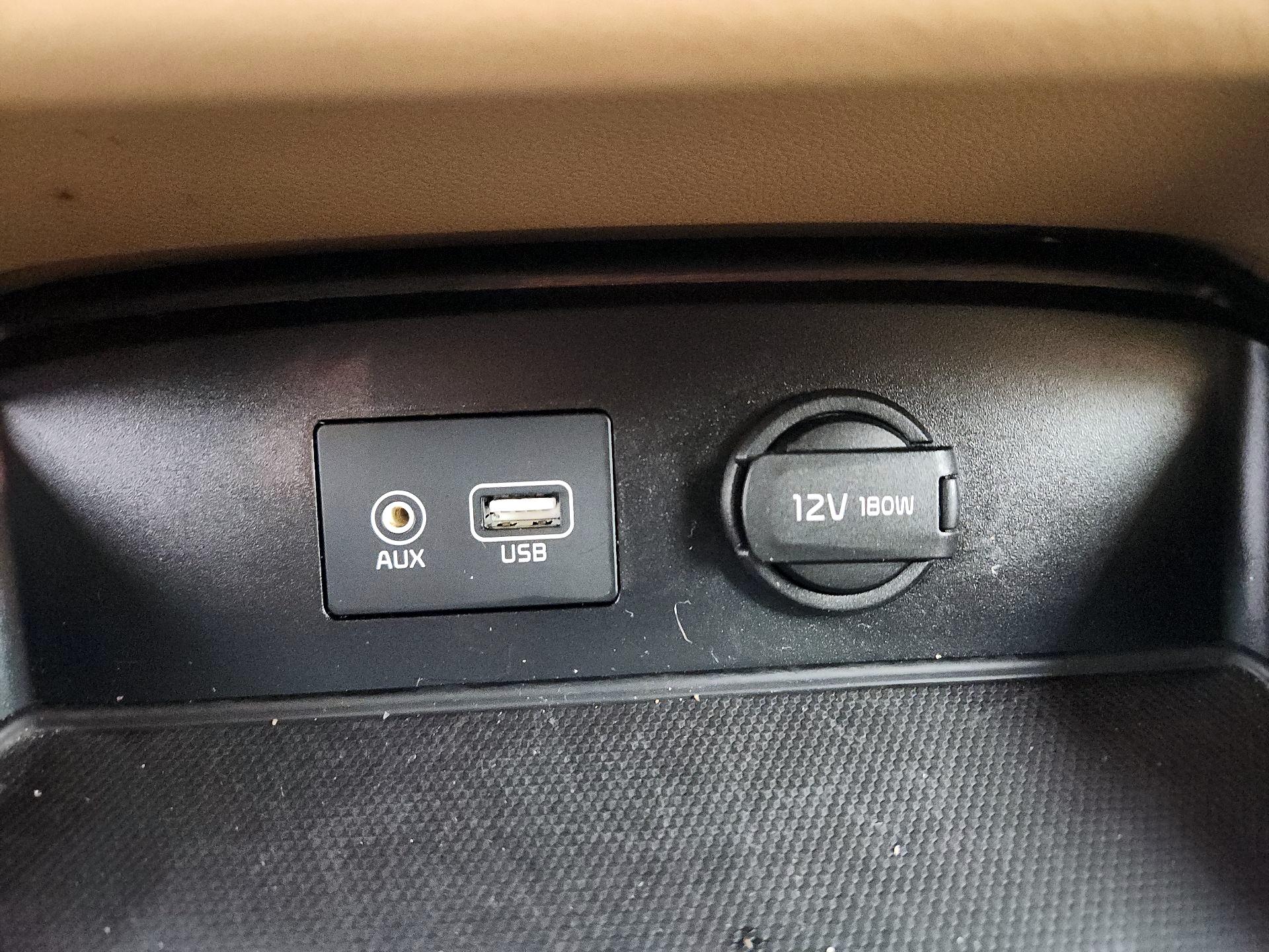 Thumbnail: 2020 Kia Sedona - 18