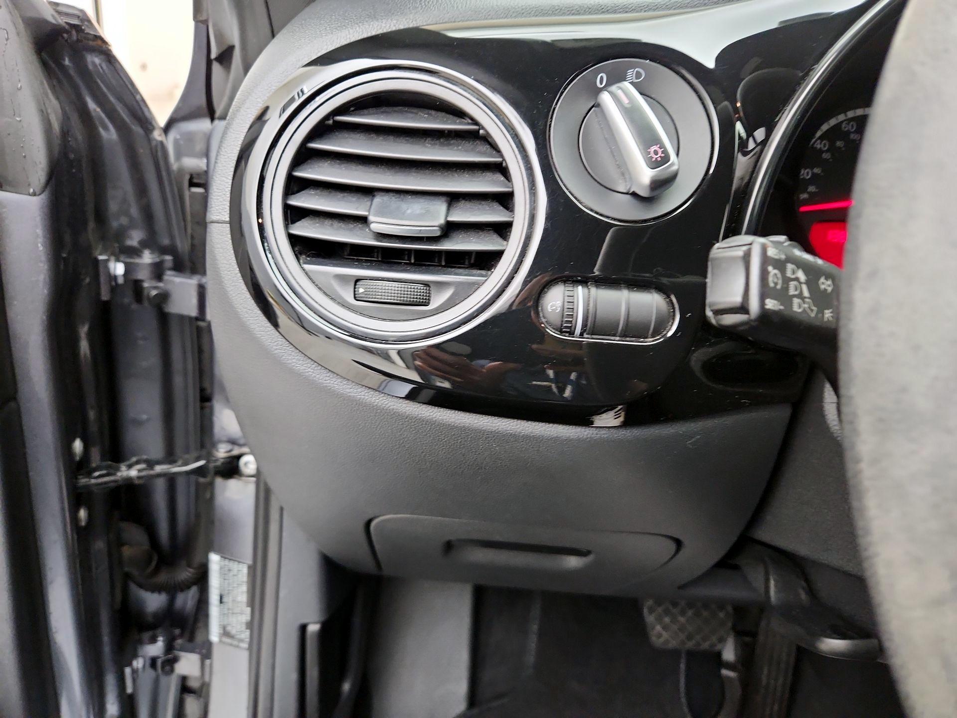 Thumbnail: 2016 Volkswagen Beetle - 13