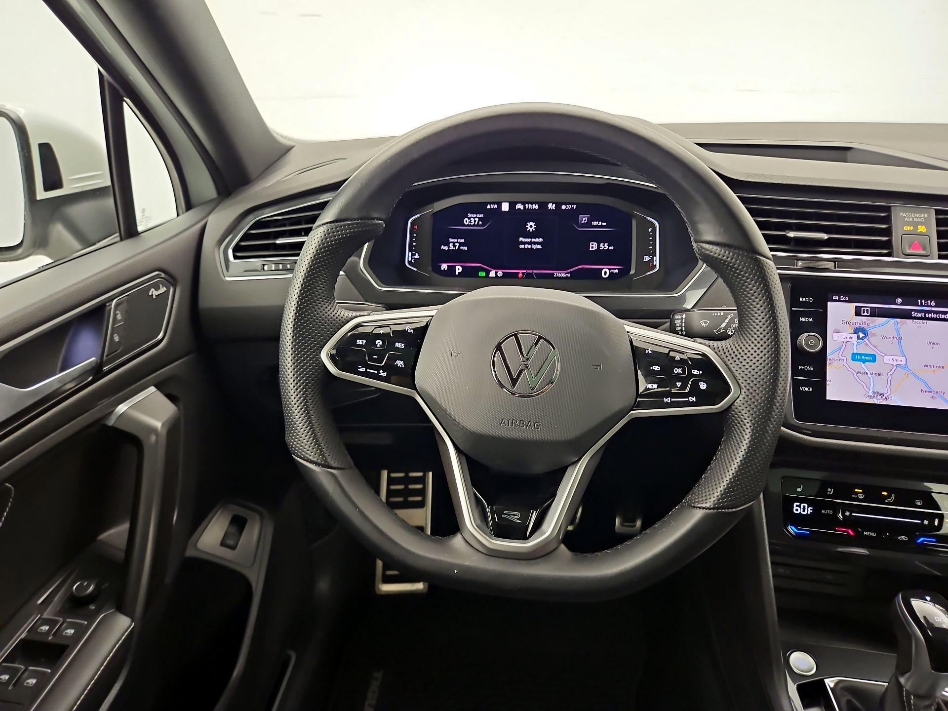 Thumbnail: 2022 Volkswagen Tiguan - 10