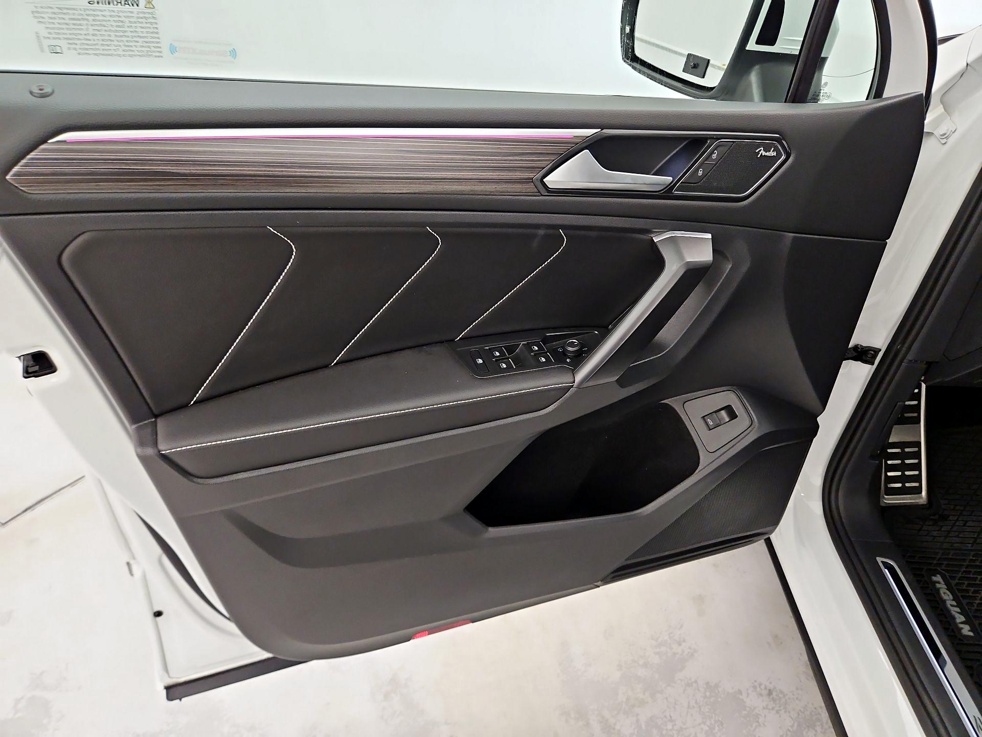 Thumbnail: 2022 Volkswagen Tiguan - 12