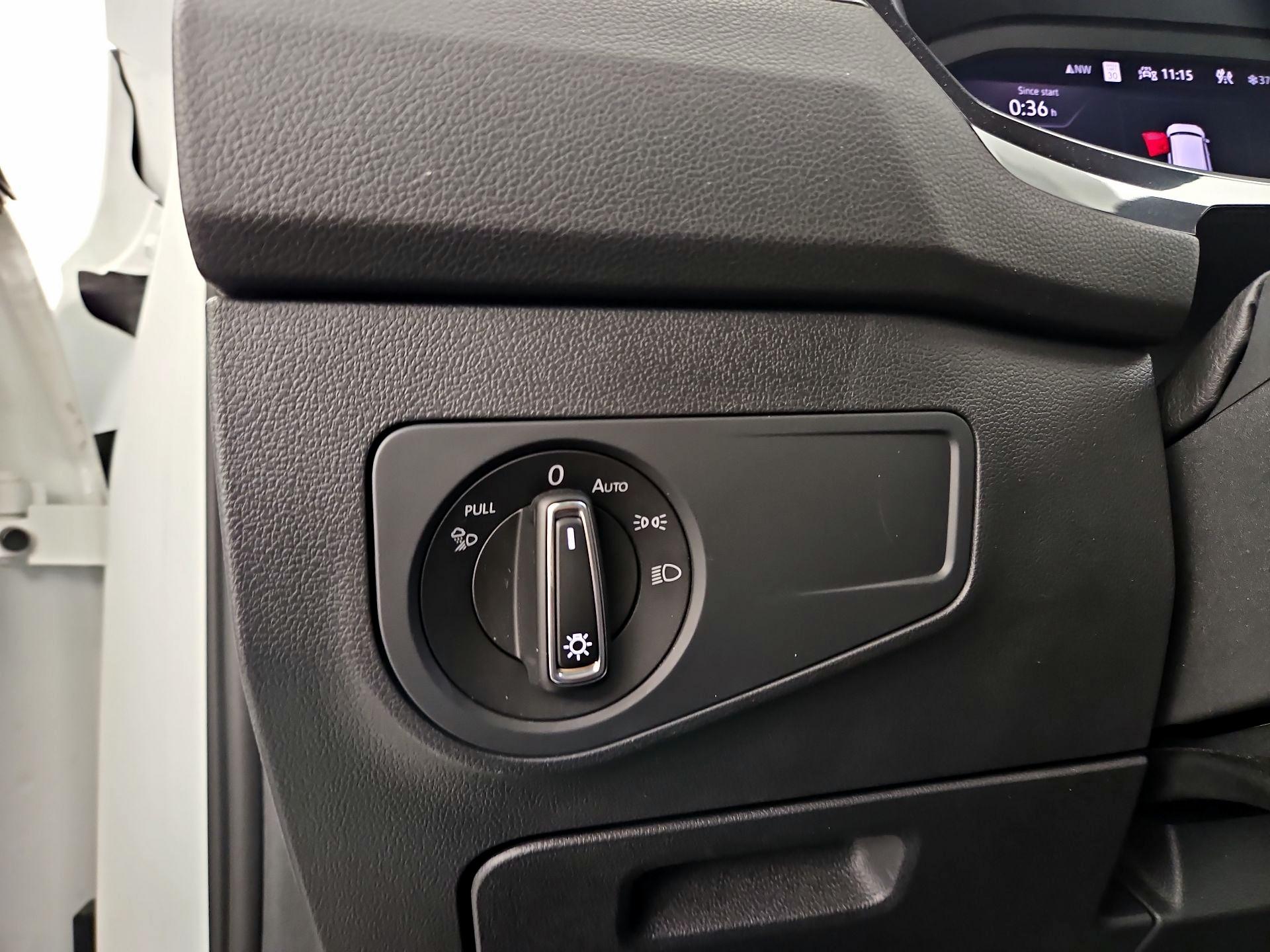 Thumbnail: 2022 Volkswagen Tiguan - 13