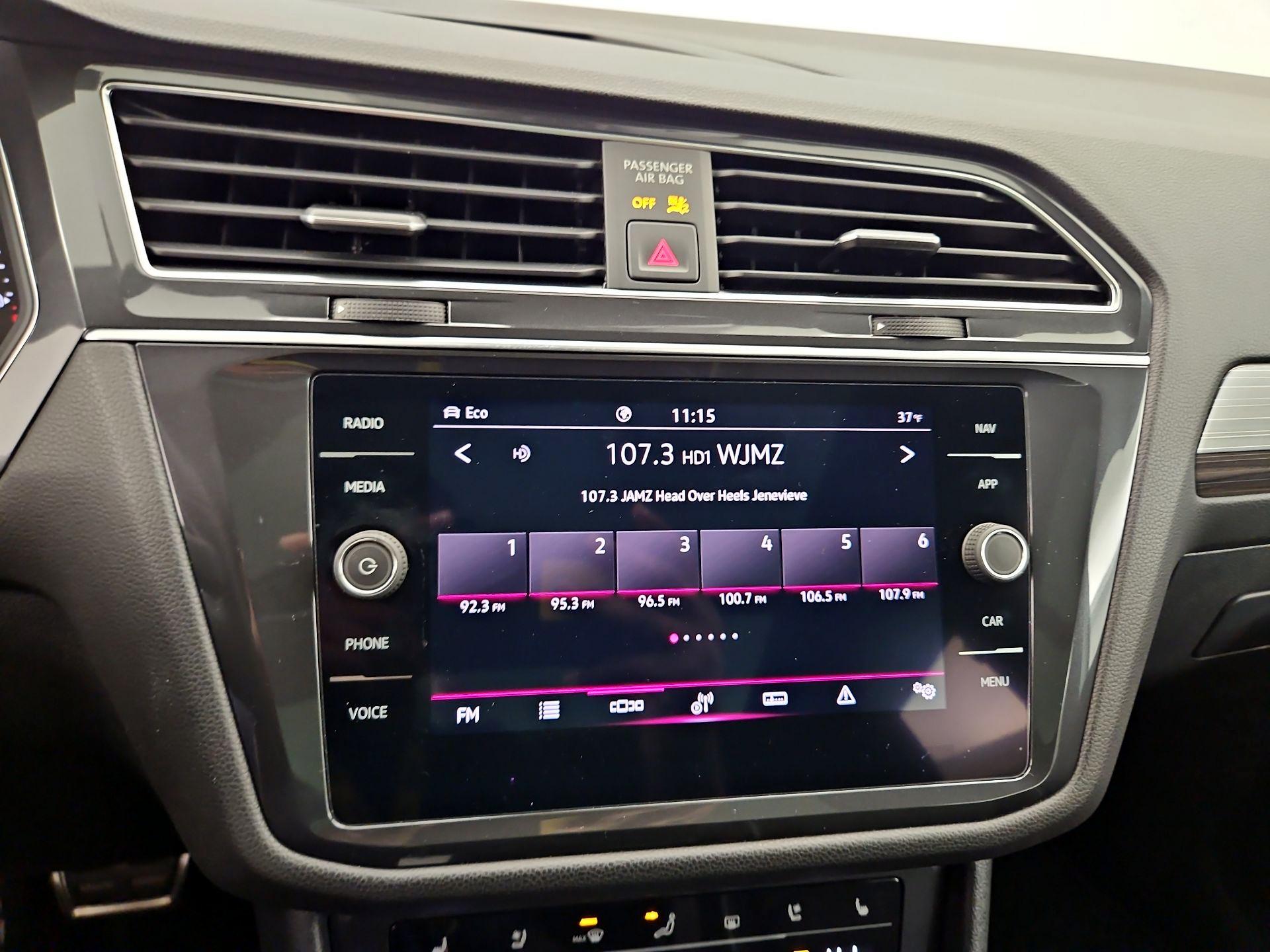 Thumbnail: 2022 Volkswagen Tiguan - 16