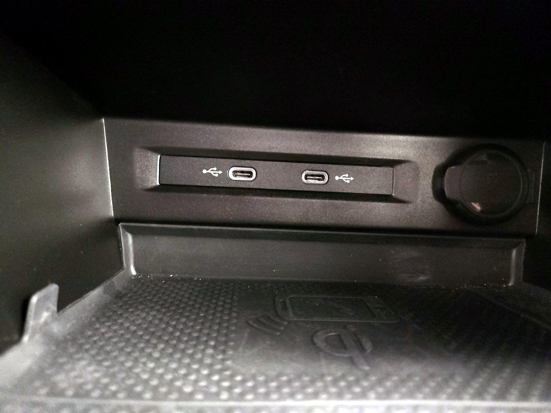 Thumbnail: 2022 Volkswagen Tiguan - 19