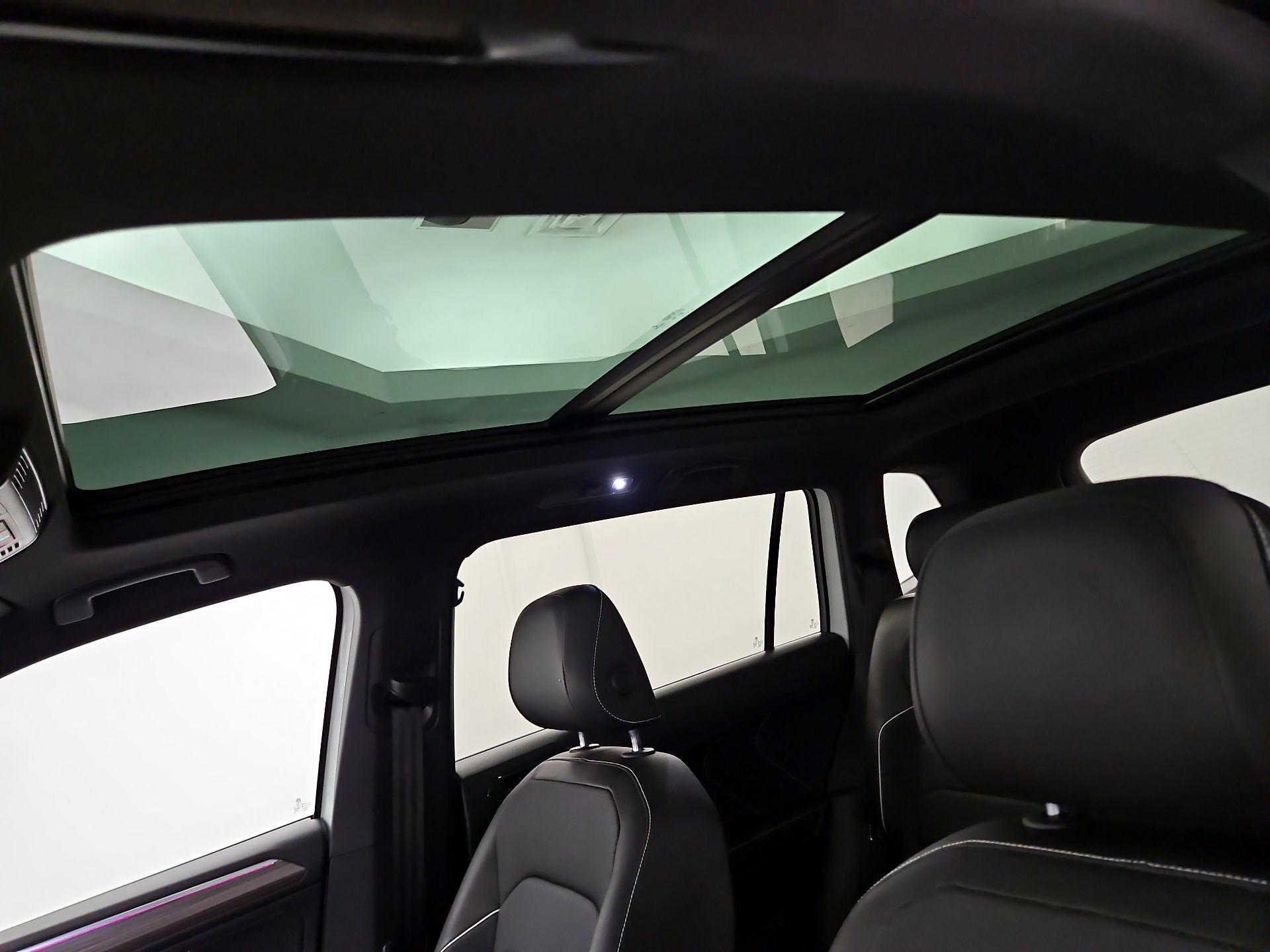 Thumbnail: 2022 Volkswagen Tiguan - 20