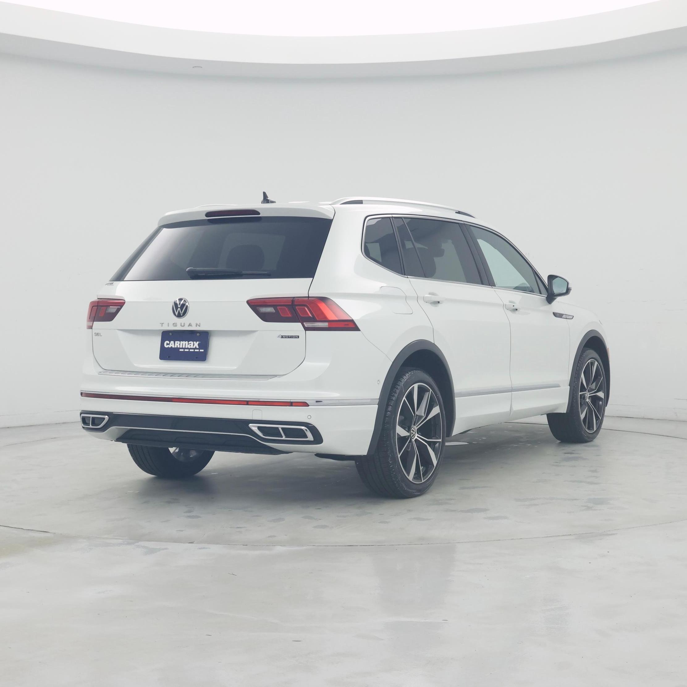 Thumbnail: 2022 Volkswagen Tiguan - 8