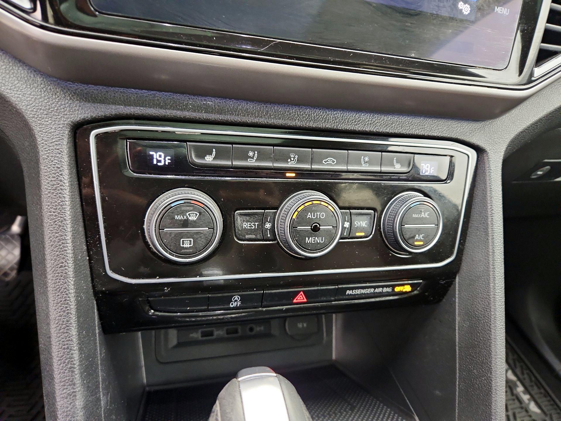 Thumbnail: 2021 Volkswagen Atlas - 16