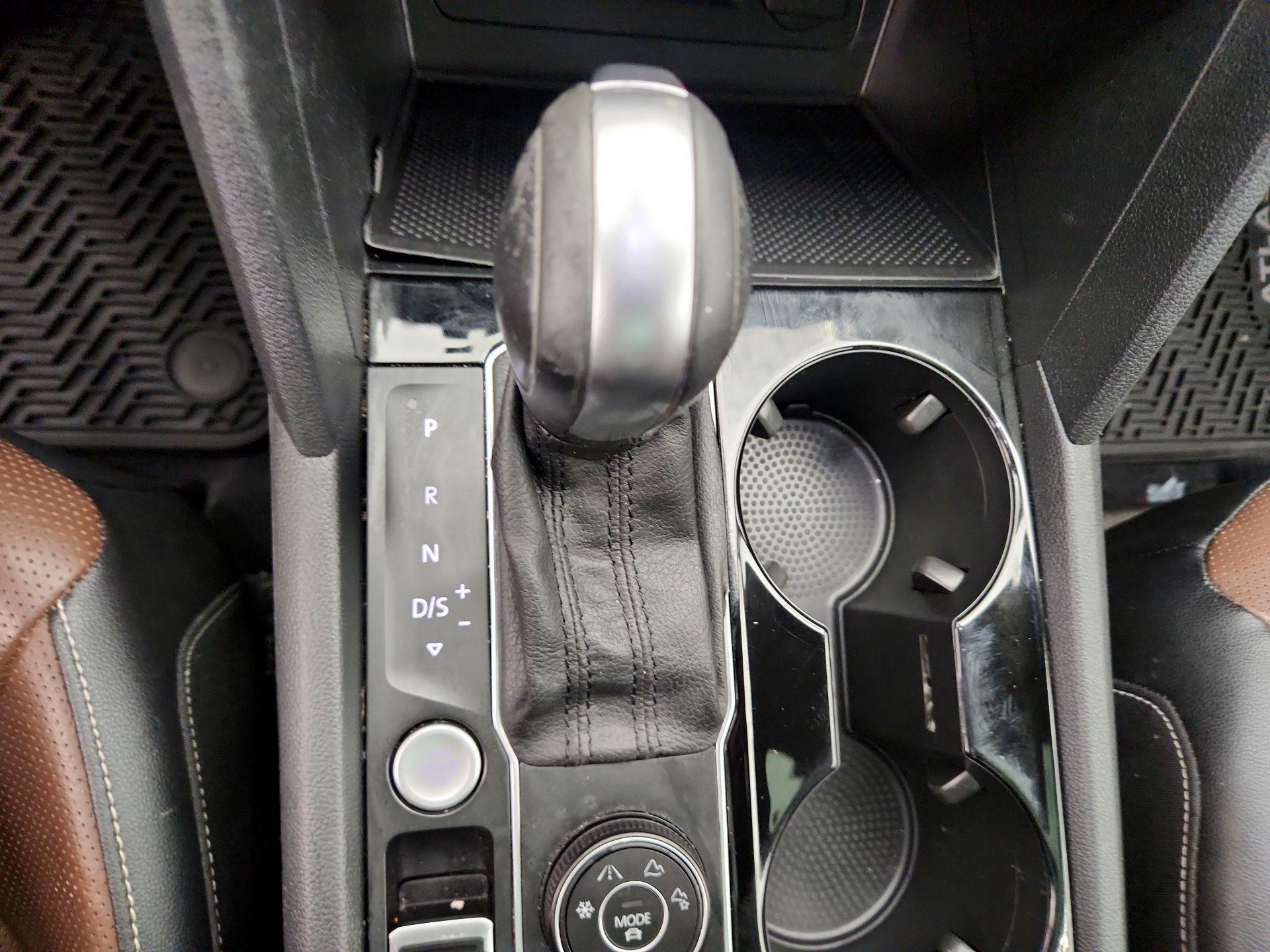 Thumbnail: 2021 Volkswagen Atlas - 17