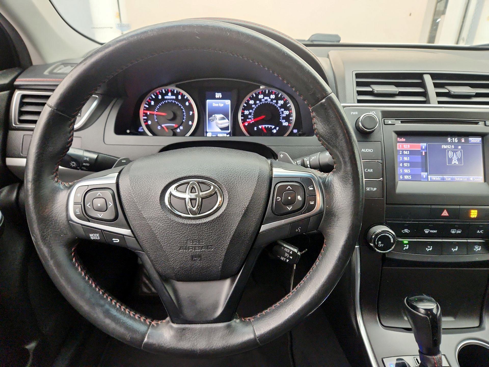 Thumbnail: 2017 Toyota Camry - 10