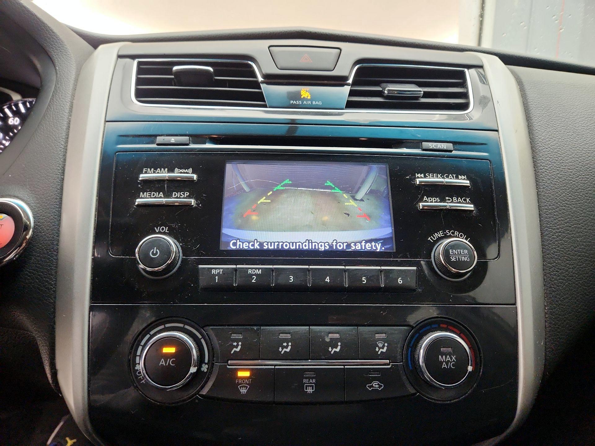 Thumbnail: 2015 Nissan Altima - 14