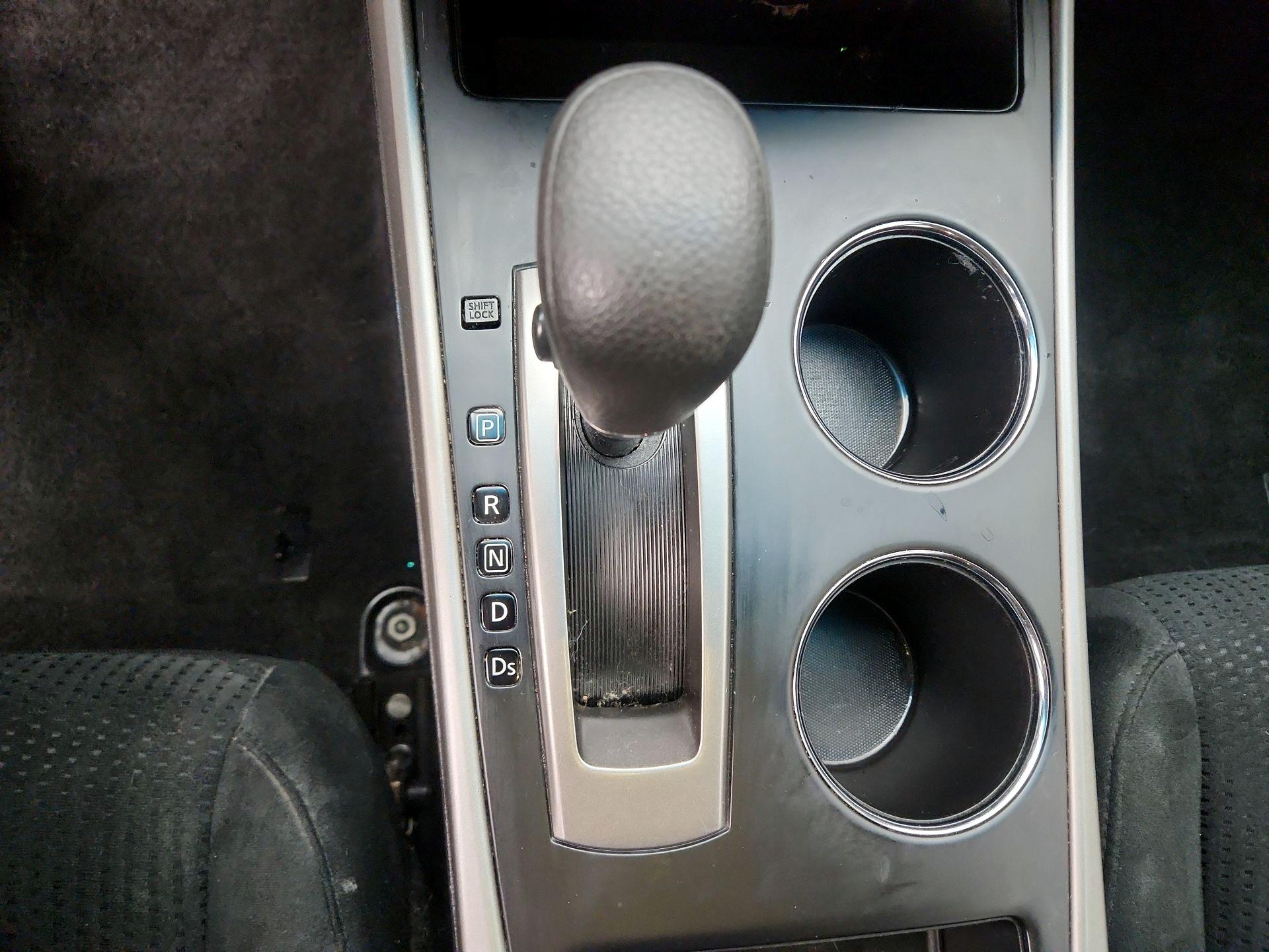 Thumbnail: 2015 Nissan Altima - 17