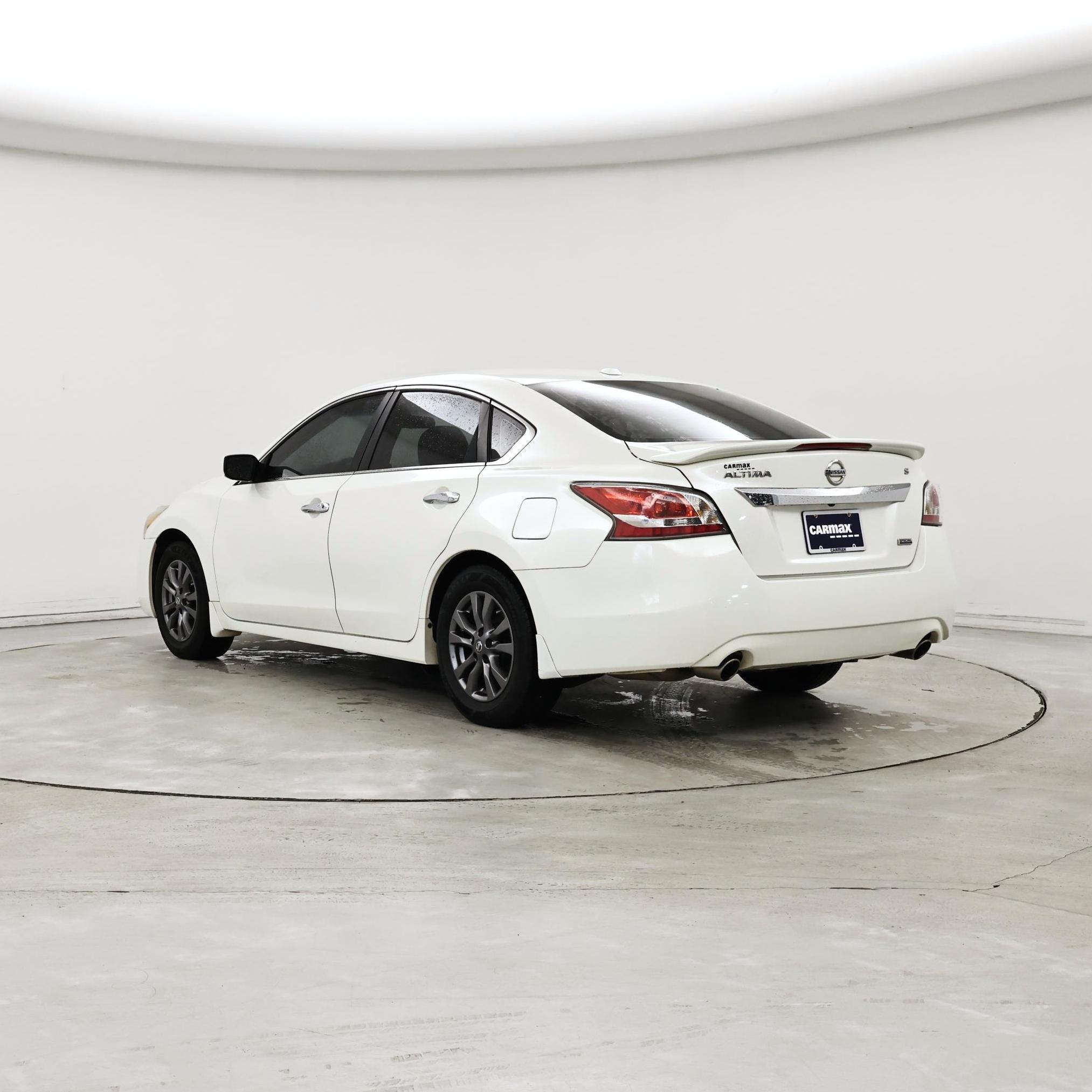Thumbnail: 2015 Nissan Altima - 2