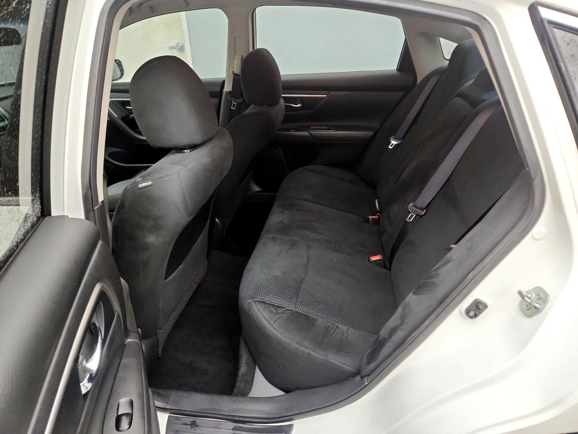 Thumbnail: 2015 Nissan Altima - 19