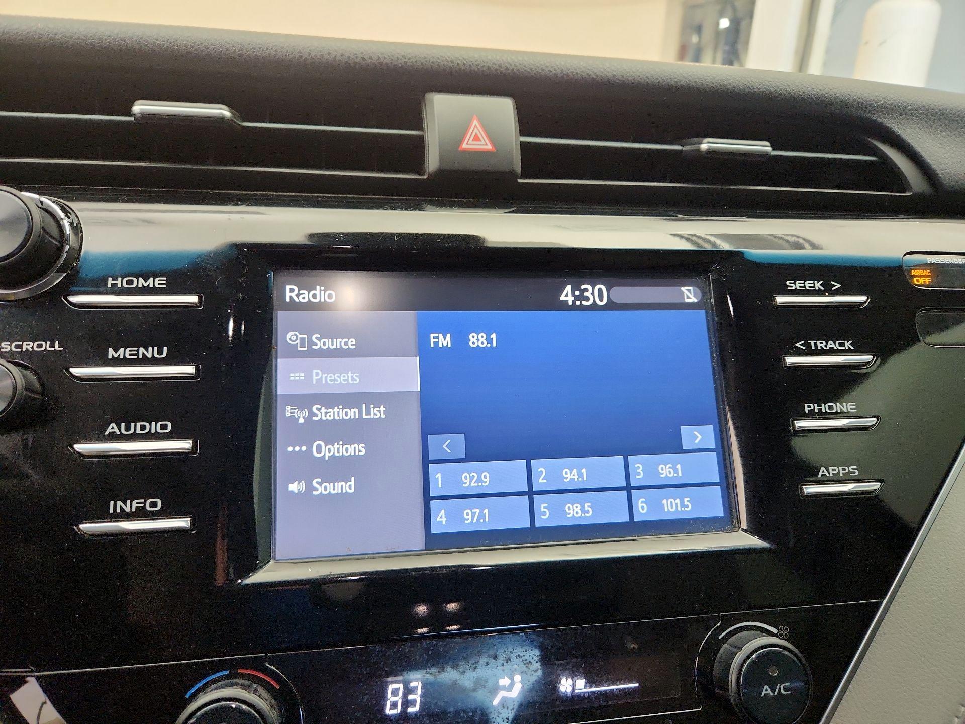 Thumbnail: 2018 Toyota Camry - 15