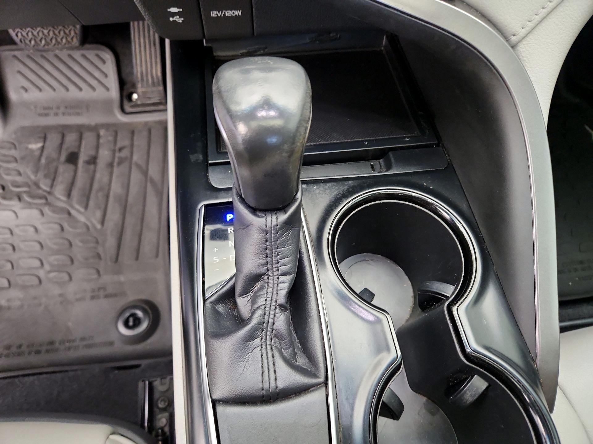 Thumbnail: 2018 Toyota Camry - 17