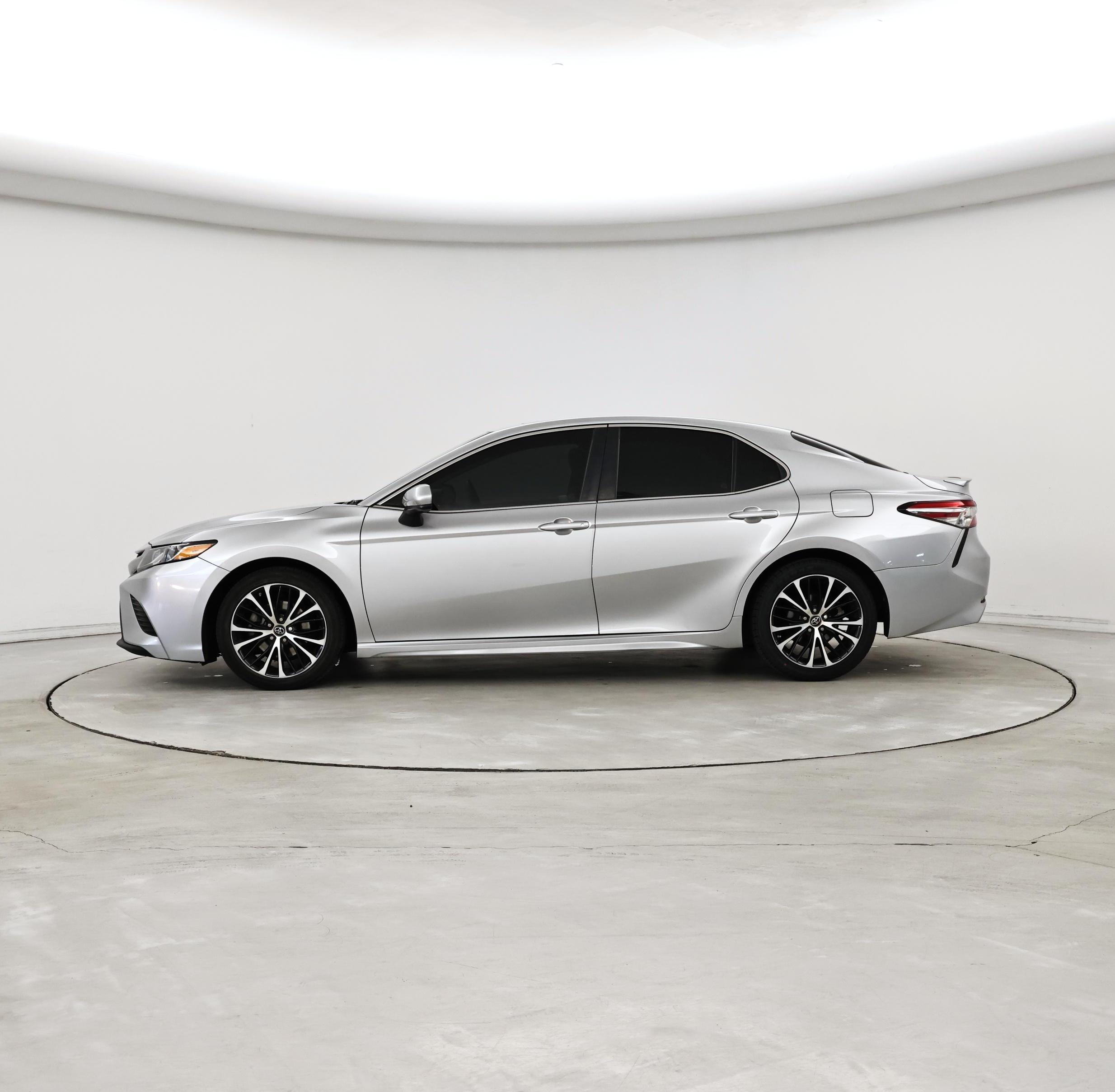 Thumbnail: 2018 Toyota Camry - 3