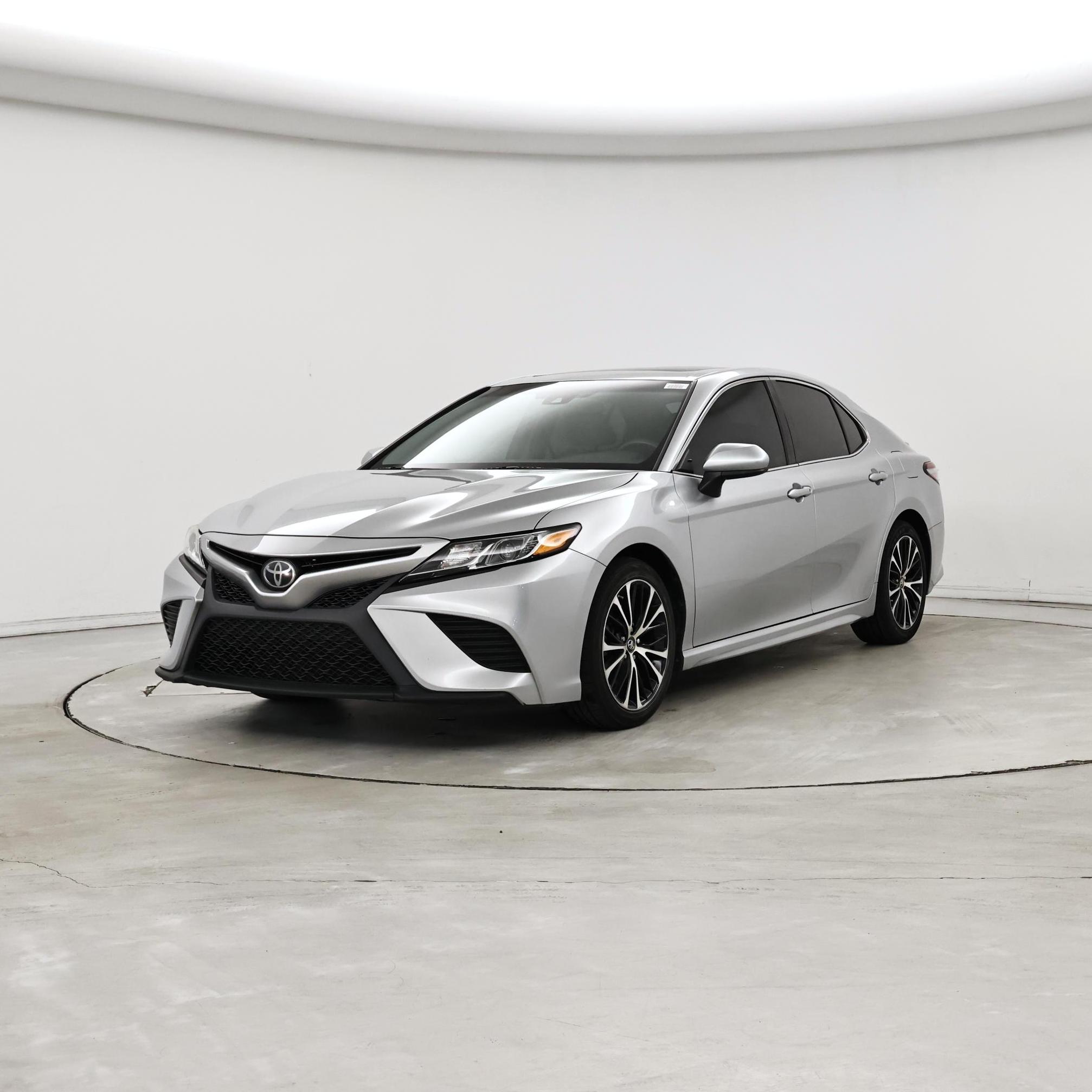 Thumbnail: 2018 Toyota Camry - 4