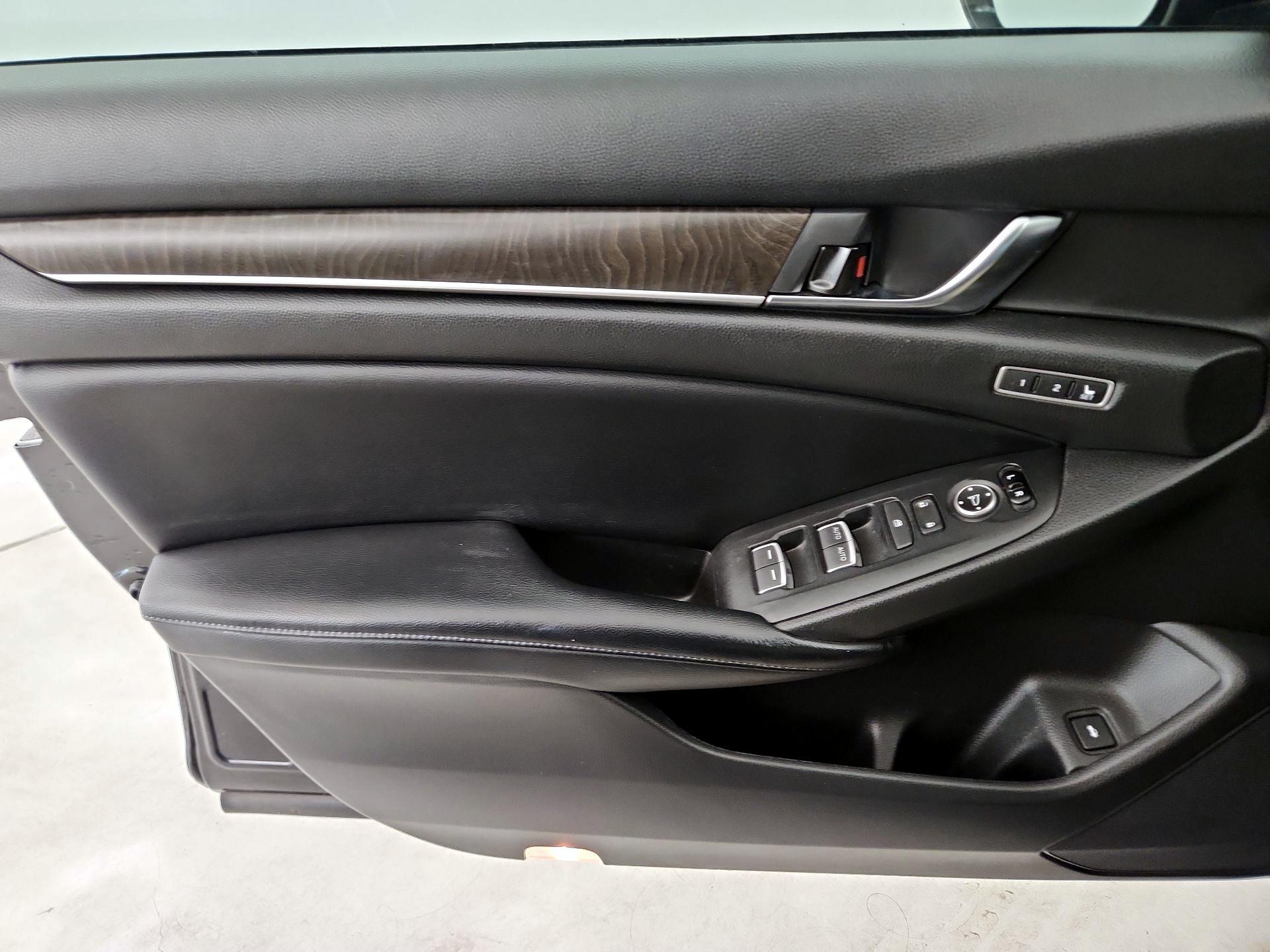 Thumbnail: 2018 Honda Accord - 12