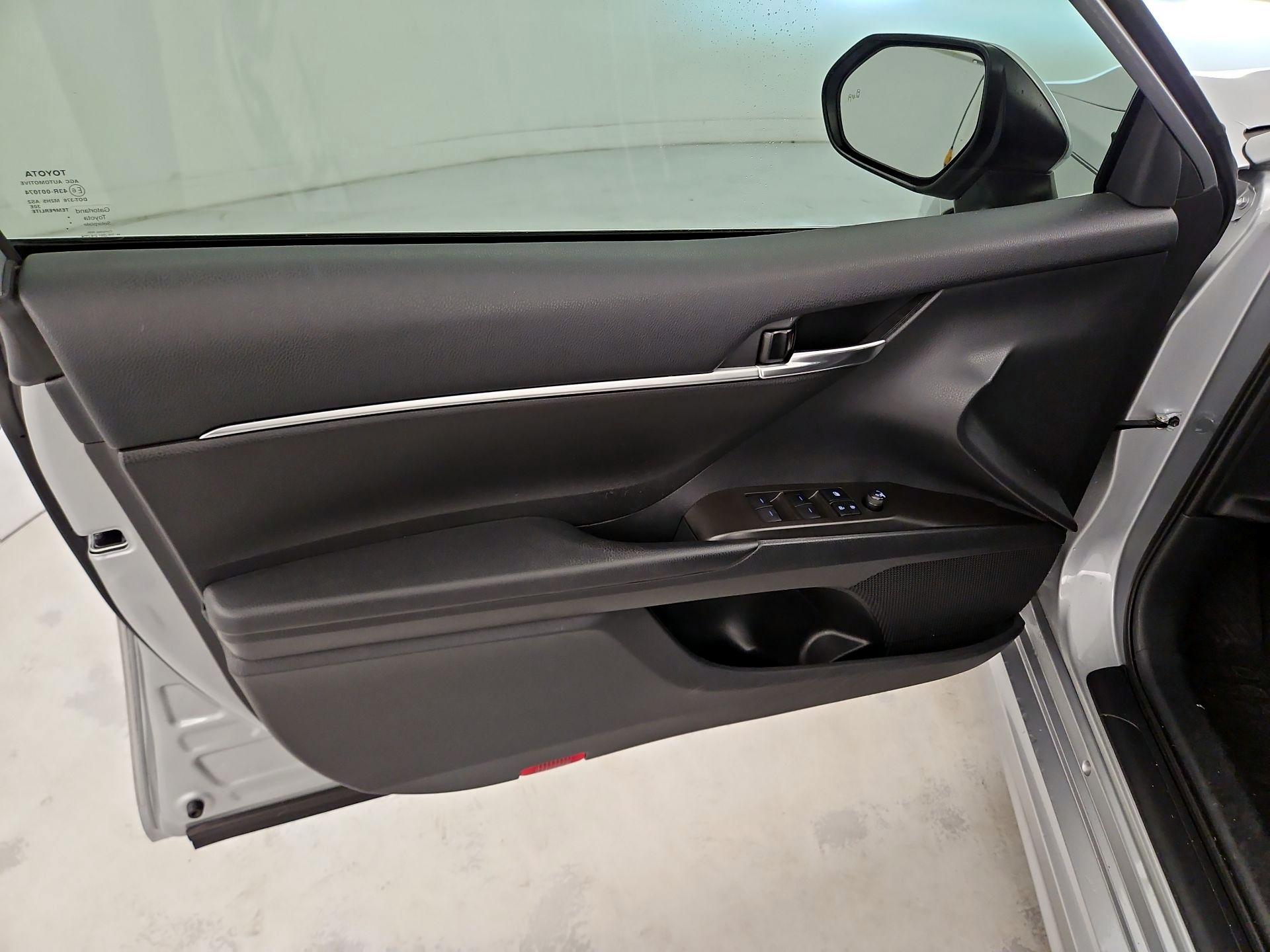 Thumbnail: 2021 Toyota Camry - 12