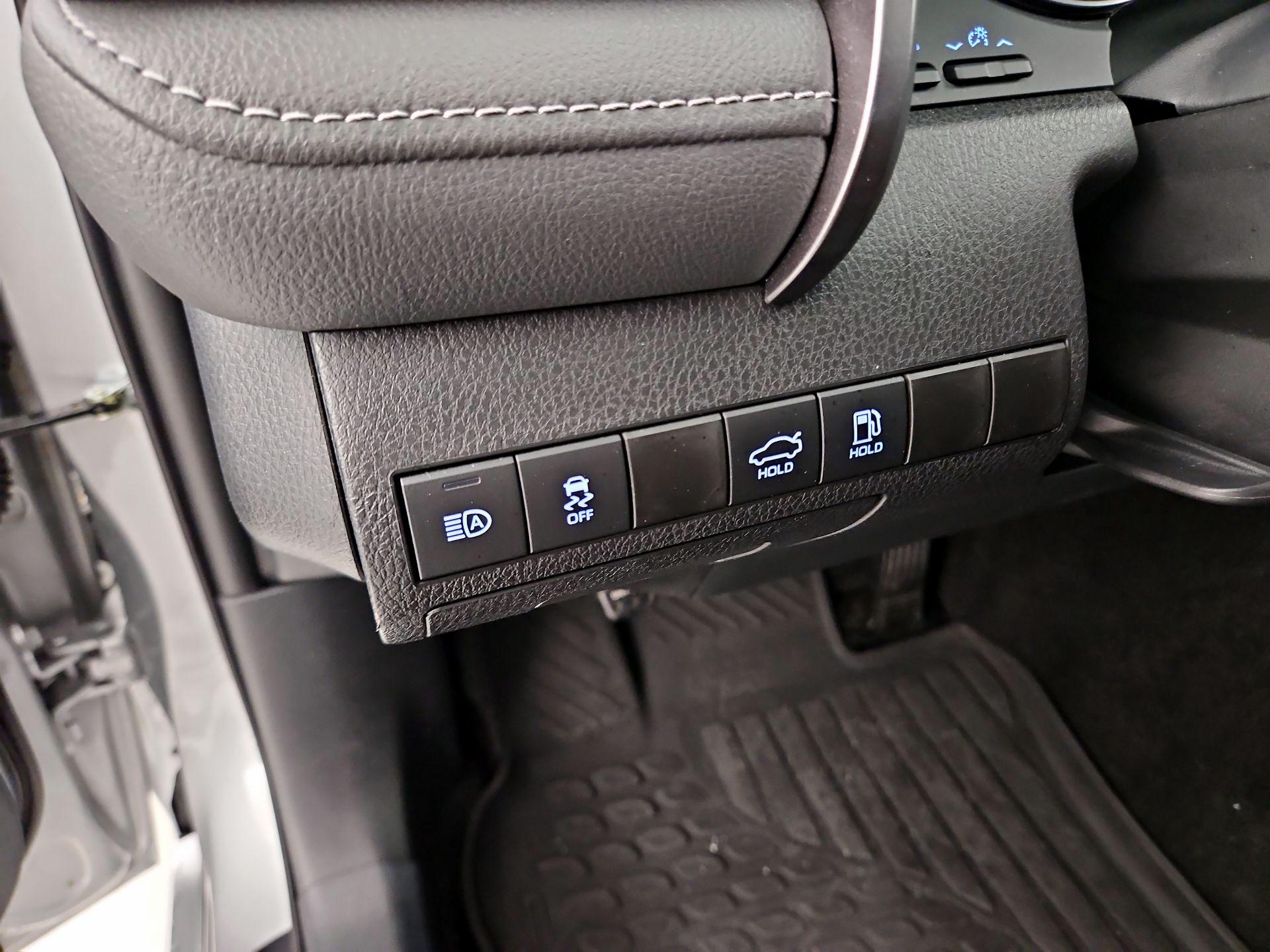 Thumbnail: 2021 Toyota Camry - 13