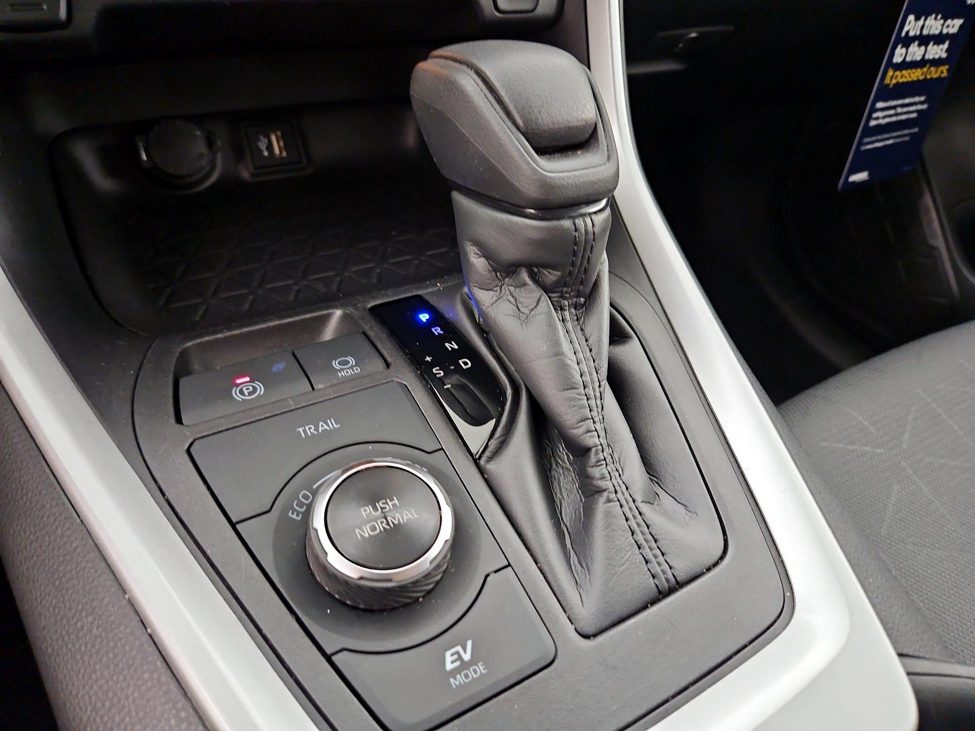 Thumbnail: 2024 Toyota RAV4 - 17