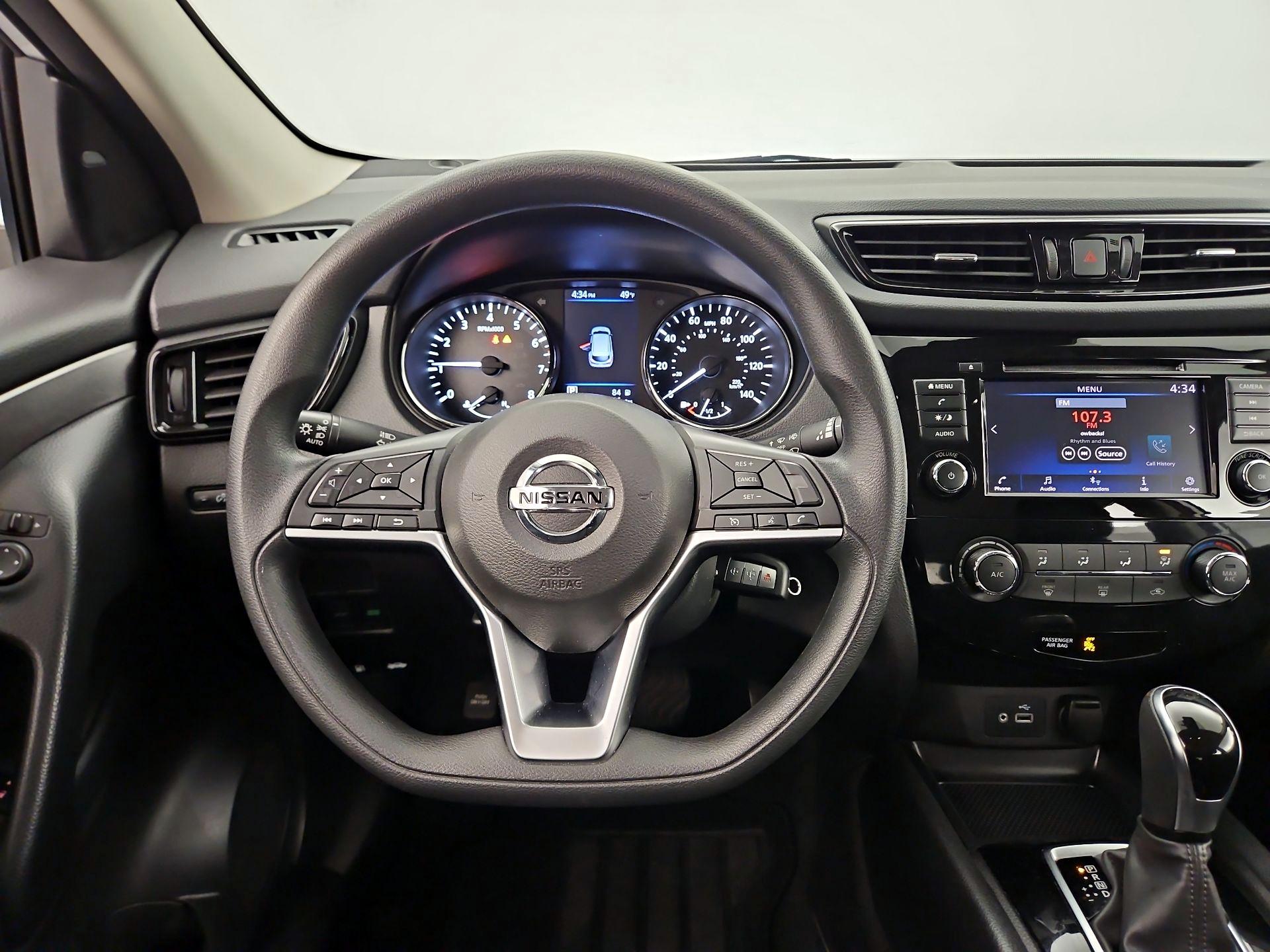 Thumbnail: 2021 Nissan Rogue Sport - 10