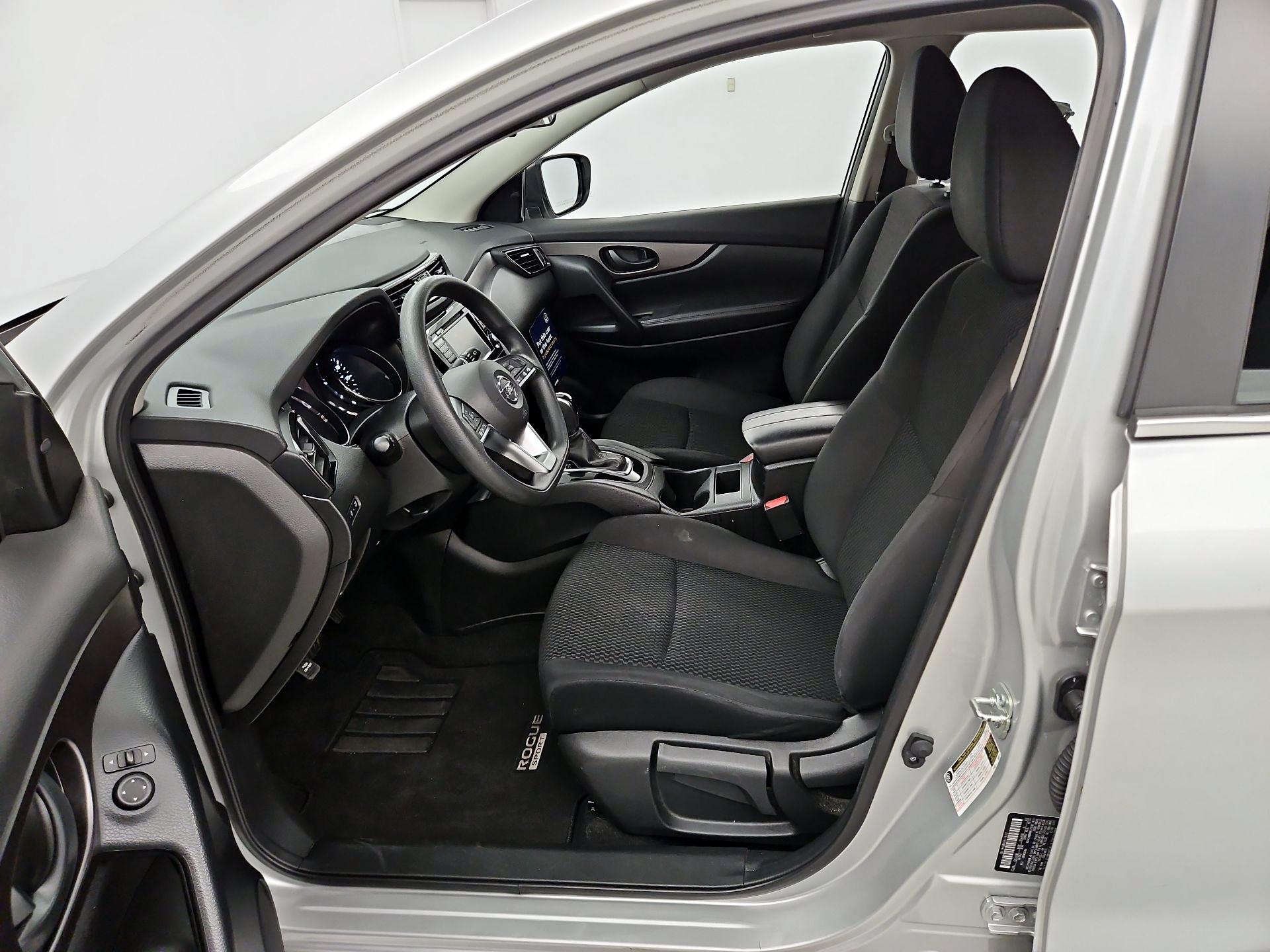 Thumbnail: 2021 Nissan Rogue Sport - 11