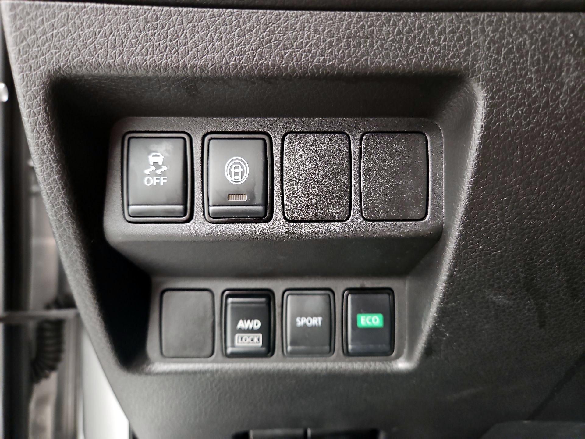 Thumbnail: 2021 Nissan Rogue Sport - 13