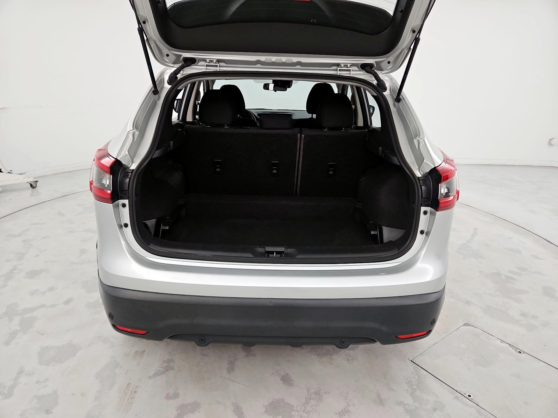 Thumbnail: 2021 Nissan Rogue Sport - 20