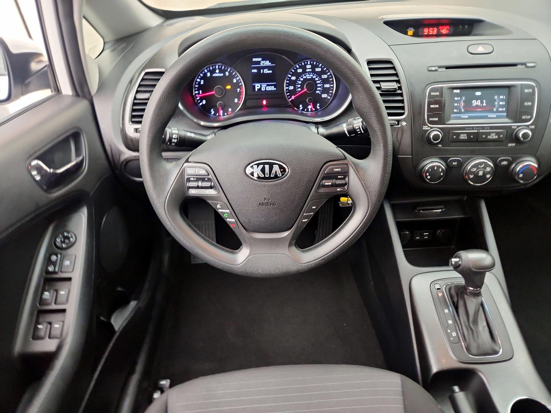 Thumbnail: 2016 Kia Forte - 10
