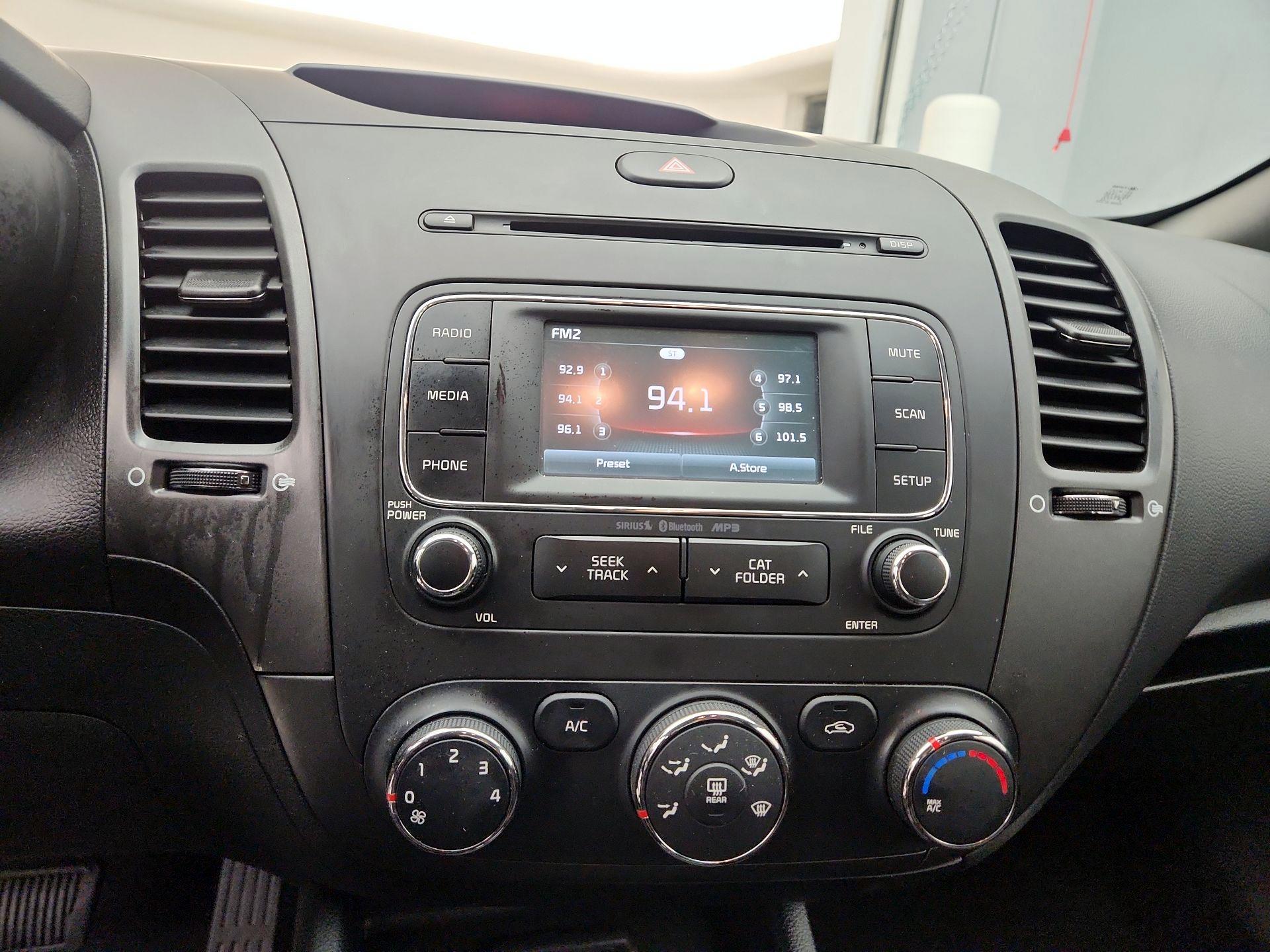 Thumbnail: 2016 Kia Forte - 15