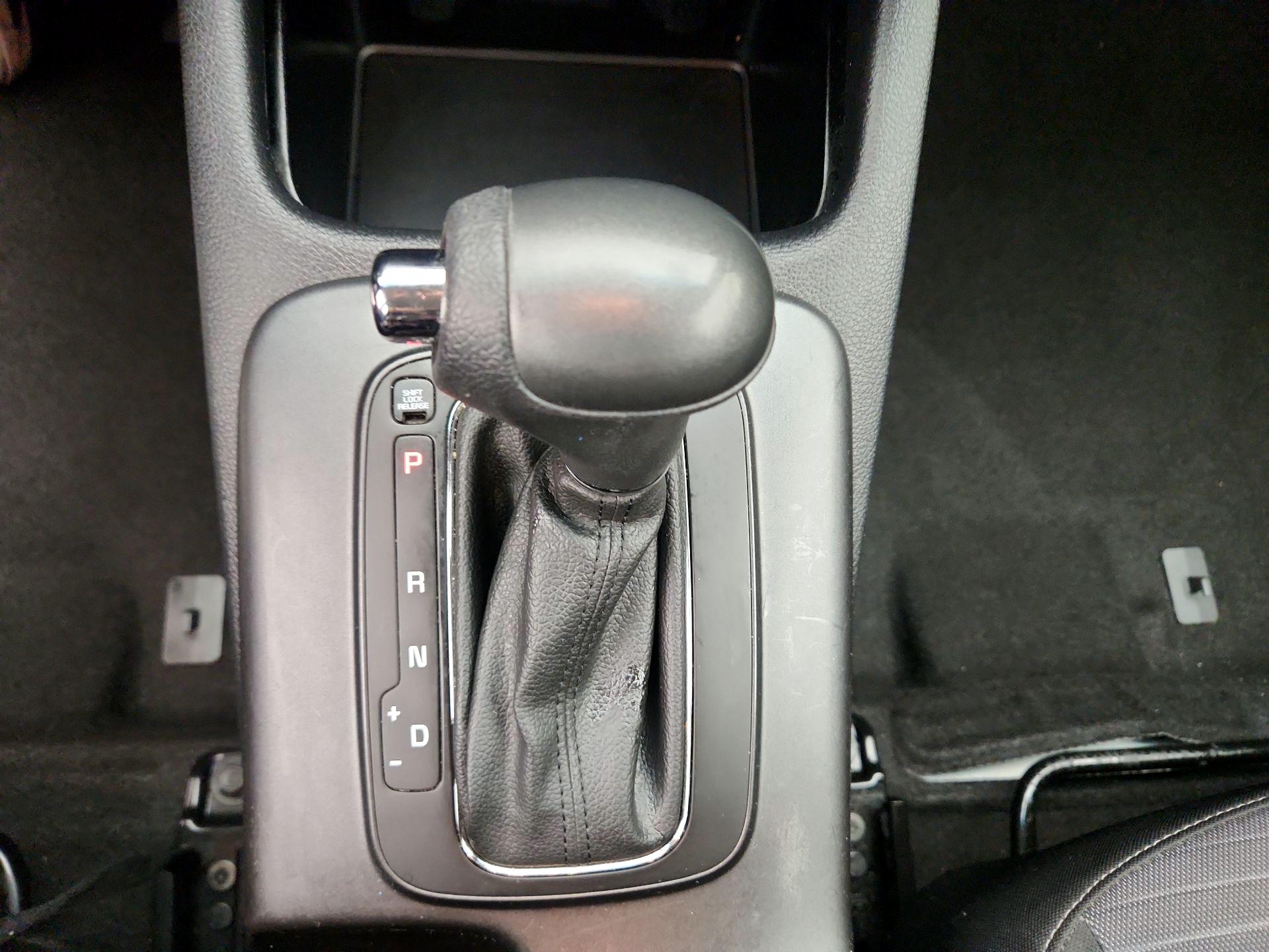 Thumbnail: 2016 Kia Forte - 17