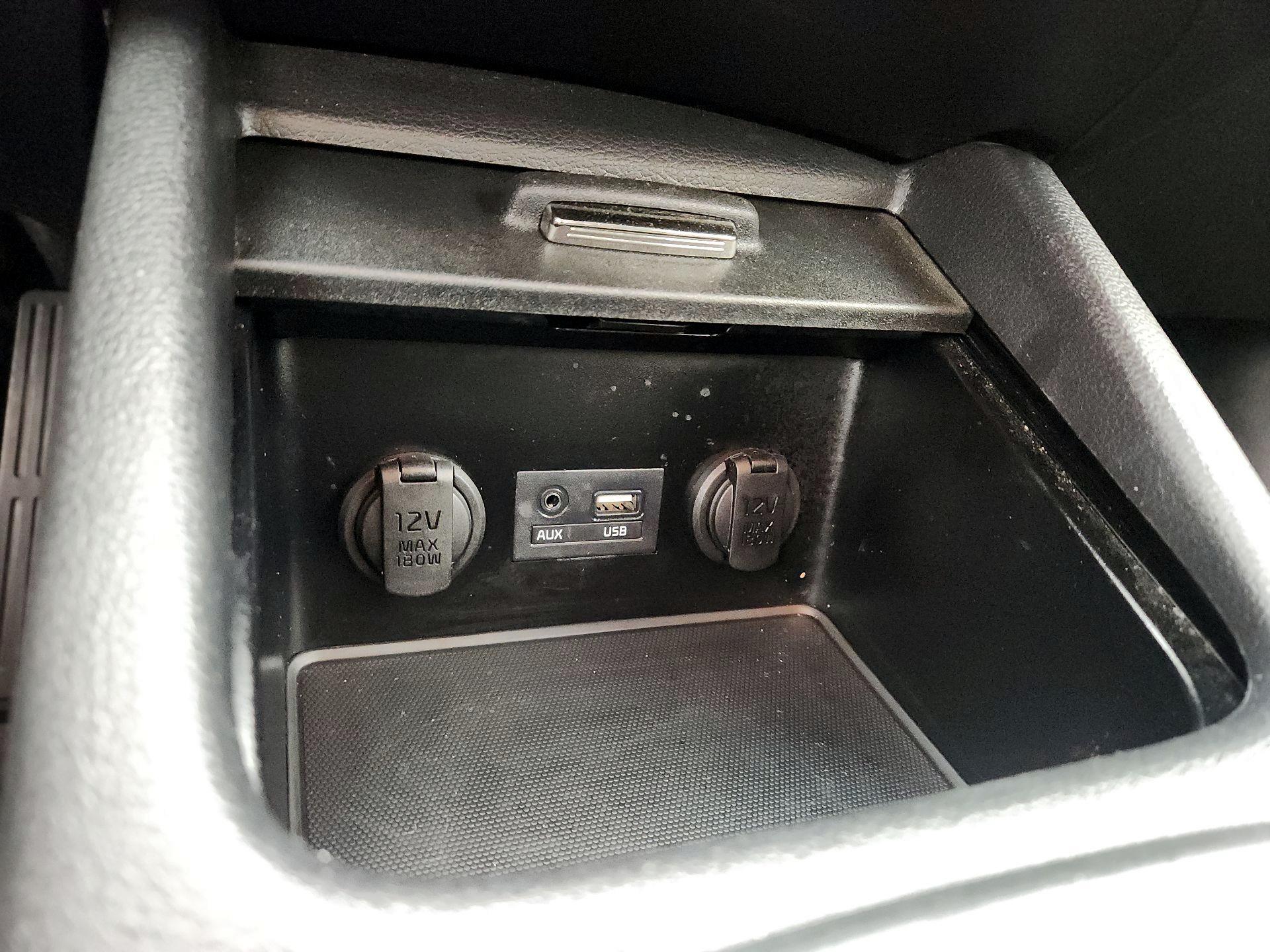 Thumbnail: 2016 Kia Forte - 18