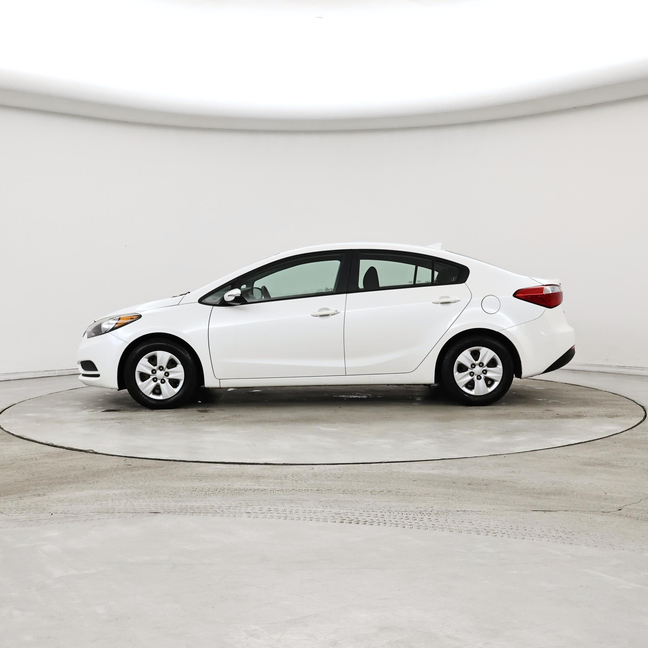 Thumbnail: 2016 Kia Forte - 3