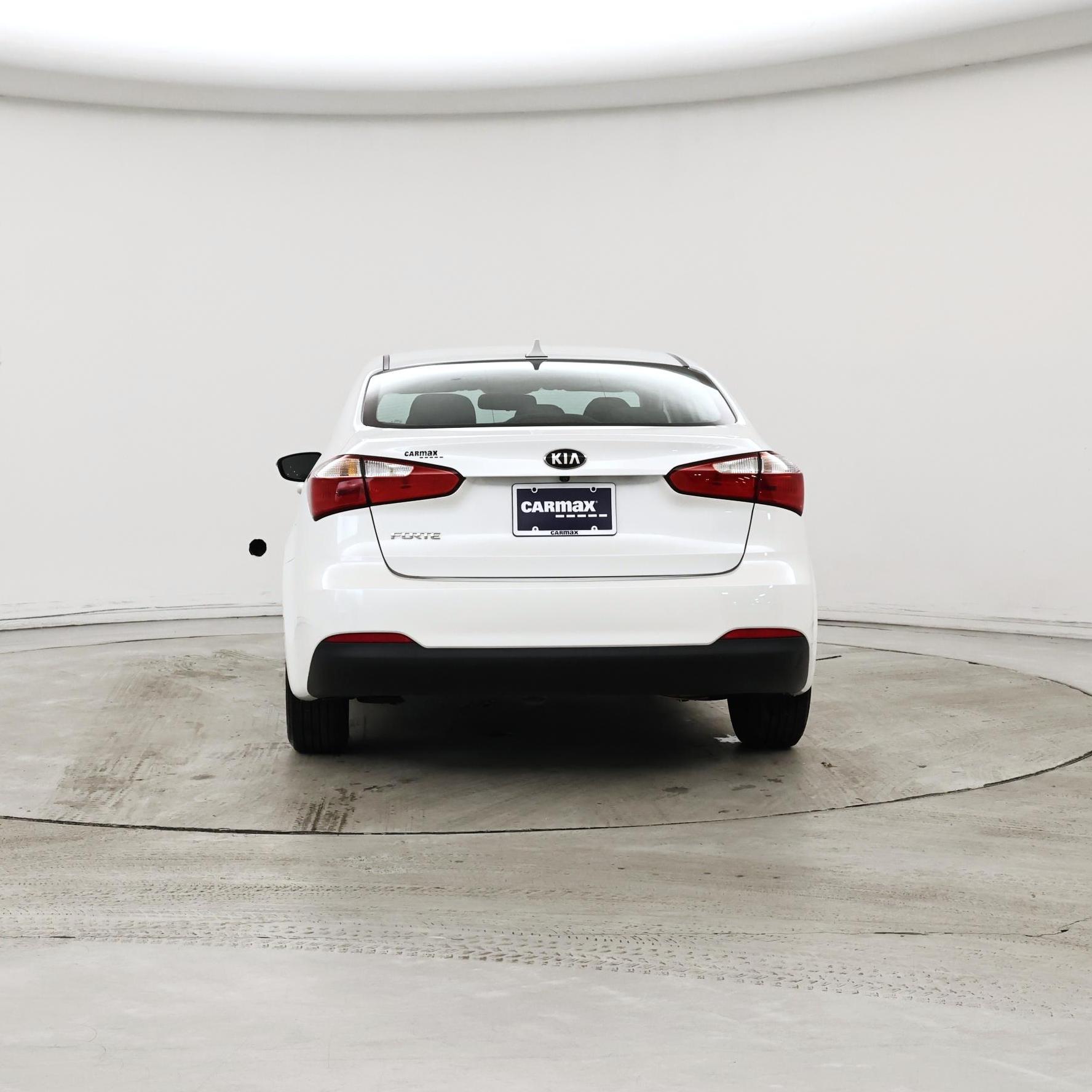 Thumbnail: 2016 Kia Forte - 6