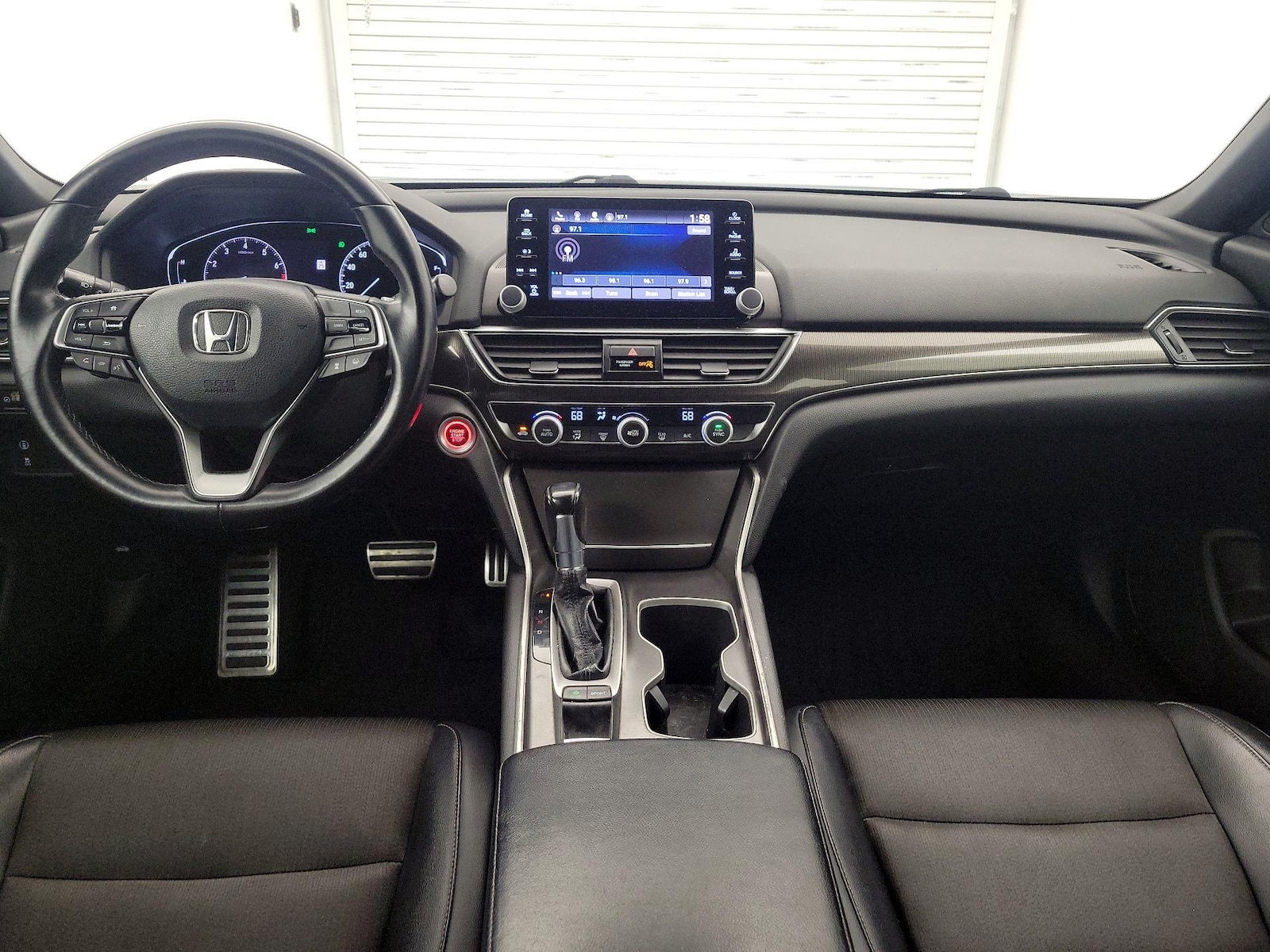 Apple CarPlay® & Android Auto™