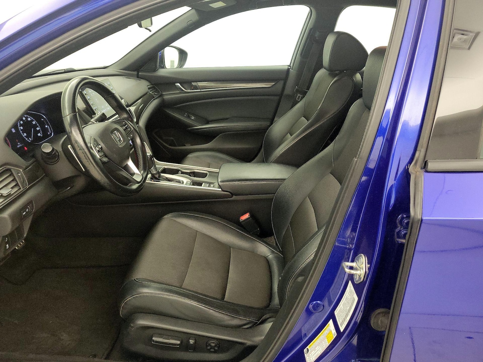 Power Seat(s) & Side Airbags